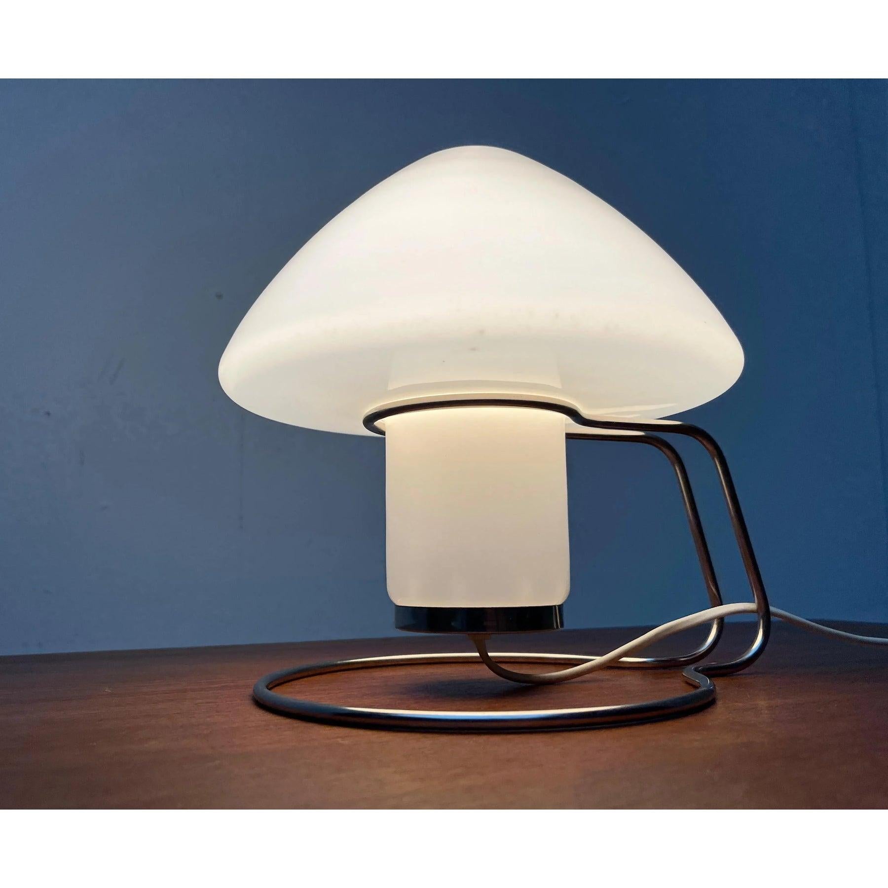 Lampe de table en verre en forme de champignon de l'A Space du milieu du siècle dernier, années 1960 en vente 4