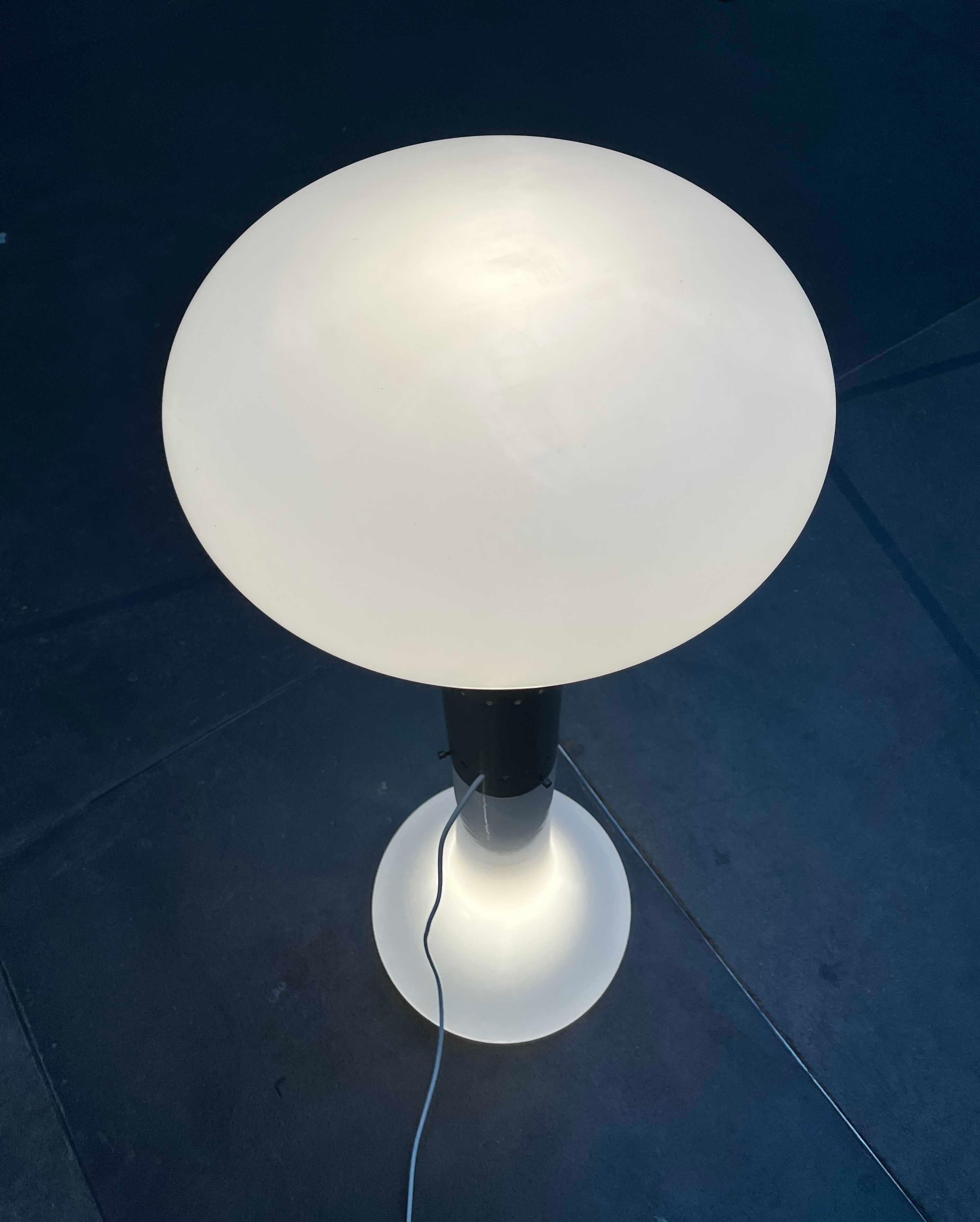 Italiano Lampada da terra in vetro Soffiato Numerati Space Age di metà secolo, Carlo Nason, Mazzega in vendita