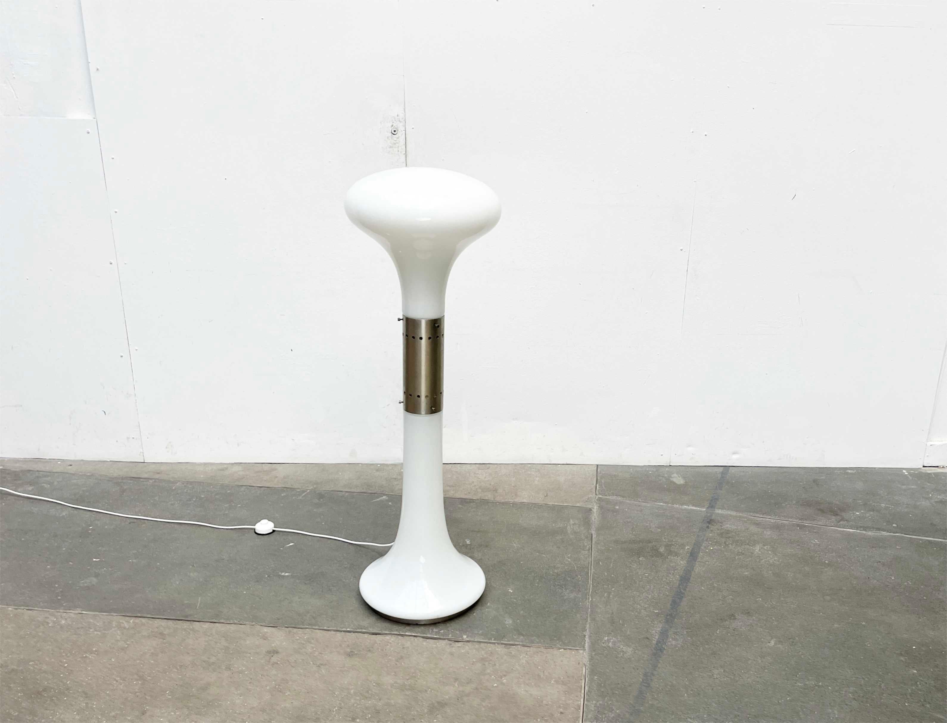 Metà XX secolo Lampada da terra in vetro Soffiato Numerati Space Age di metà secolo, Carlo Nason, Mazzega in vendita