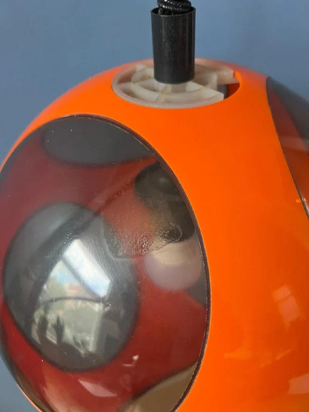 Mid Century Space Age Orange 'Bug Eye' Massive Pendant Light by Luigi Colani In Good Condition For Sale In ROTTERDAM, ZH