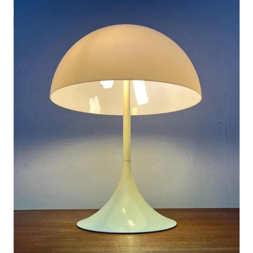 Lampe de table du milieu du siècle A Space Style Panthella de Böhmer Leuchten, Allemagne en vente 1