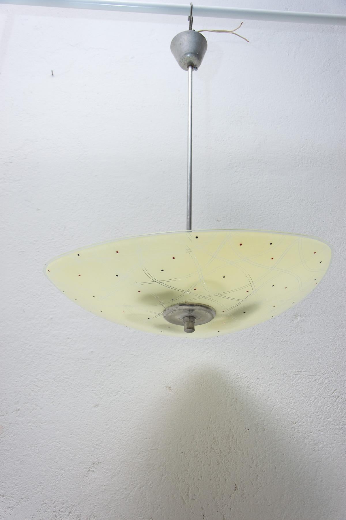 Mid-Century Modern Pendentif de l'ère spatiale du milieu du siècle, années 1960, Tchécoslovaquie en vente