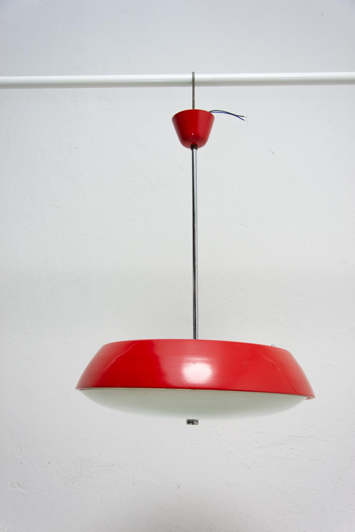 midcentury pendant “UFO”, 1960´s. Designed by Josef Hurka for Napako. Material: sheet metal, glass, plastic.
In very good condition, it has no defects, but it may show slight traces of use. Professionaly cleaned, new