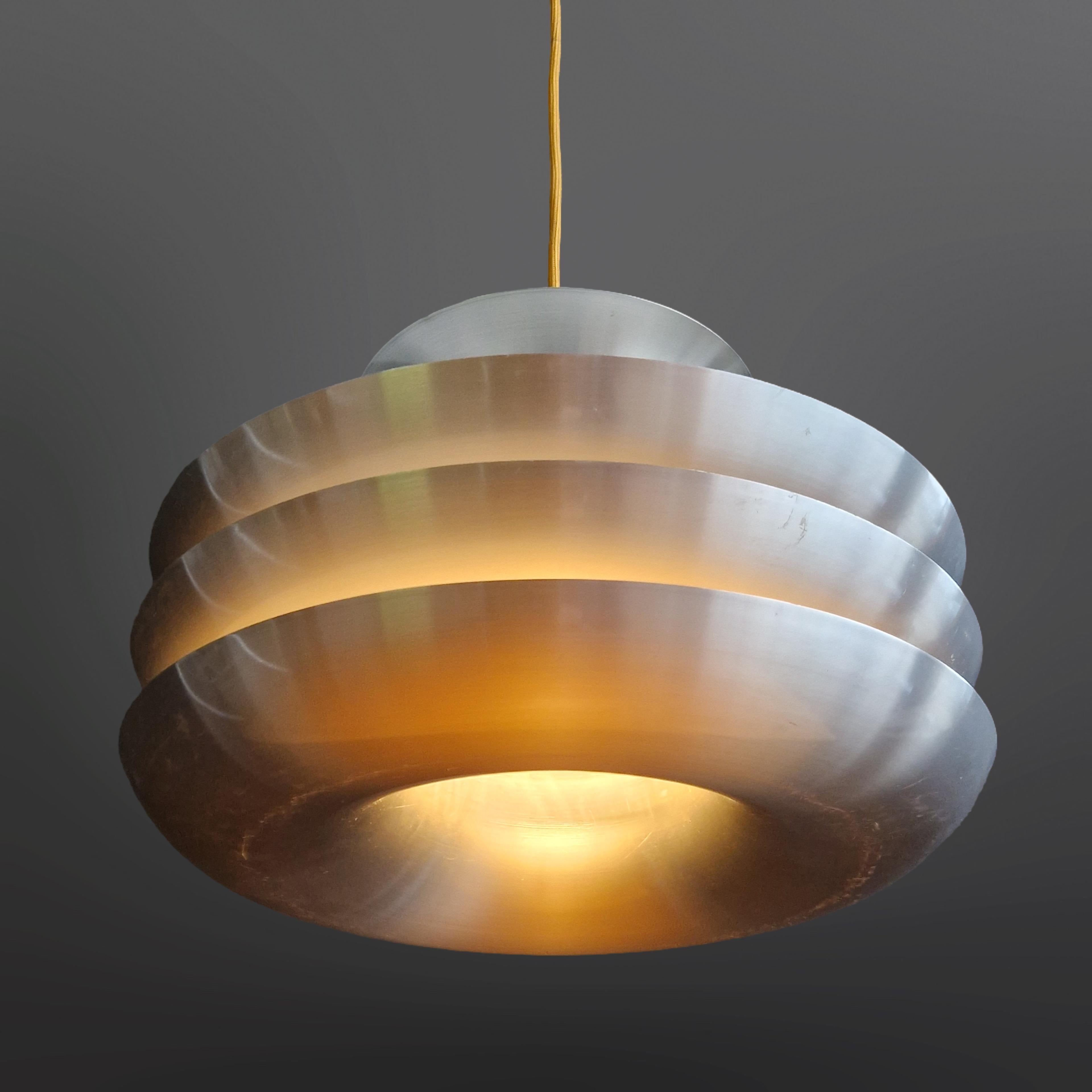 Mid century space age pendant lamp, Netherlands 1960s In Good Condition For Sale In ECHT, NL