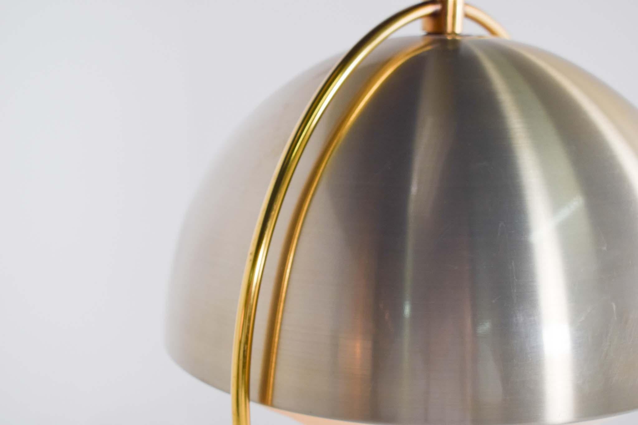 Mid-Century moderno Lampada a sospensione del Mid Century A Space Age, Danimarca, anni '70 in vendita