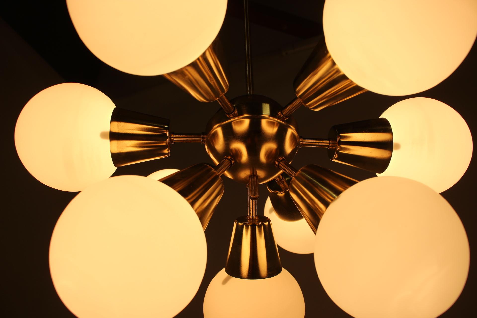 Midcentury Space Age Sputnik Chandelier, 1970s In Good Condition For Sale In Praha, CZ