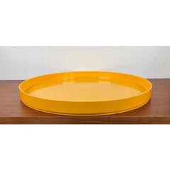 Bandeja de melamina amarilla sueca de mediados de siglo espacial, años 60
