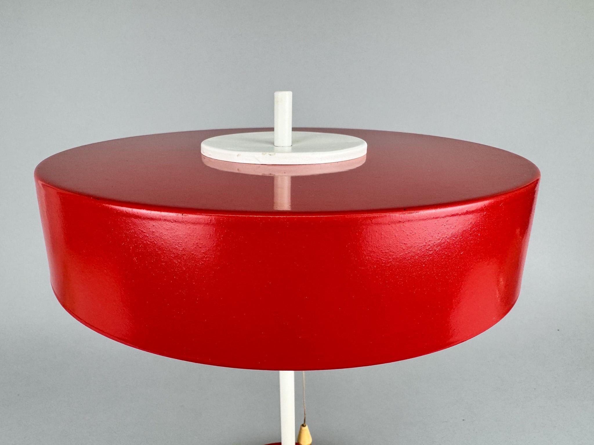 Tchèque Lampe de table de l'ère spatiale du milieu du siècle dernier par Kamenicky Senov, Tchécoslovaquie, années 1970 en vente