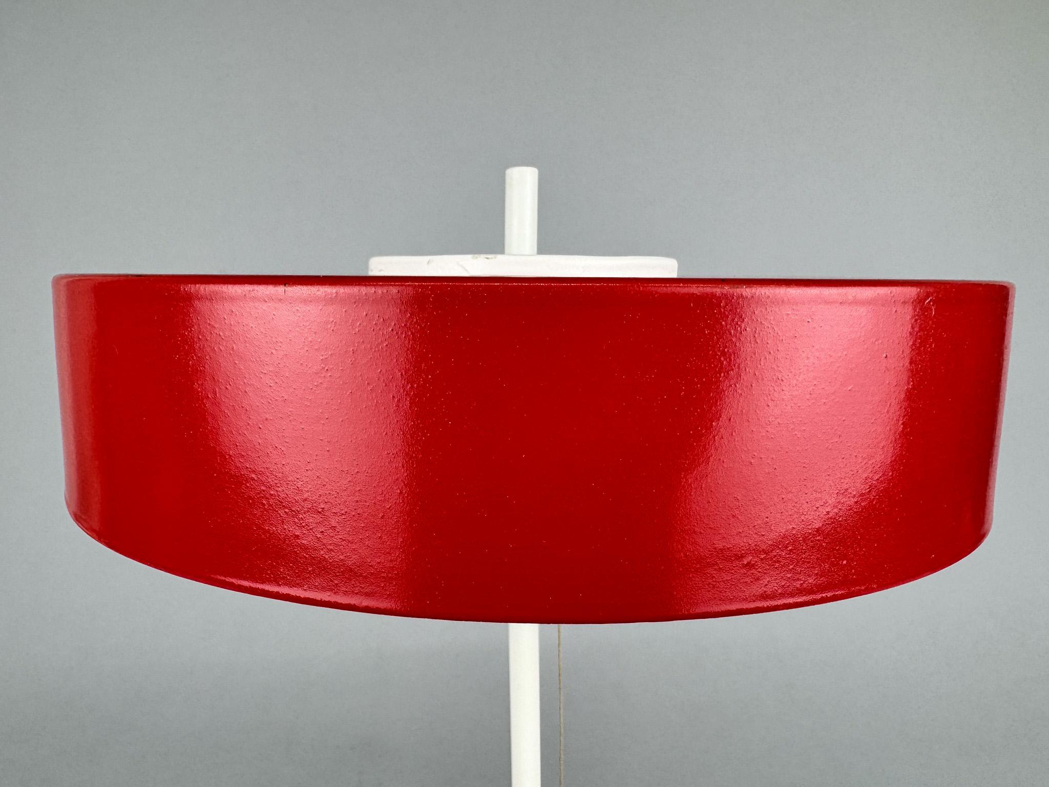 Lampe de table de l'ère spatiale du milieu du siècle dernier par Kamenicky Senov, Tchécoslovaquie, années 1970 Bon état - En vente à Praha, CZ