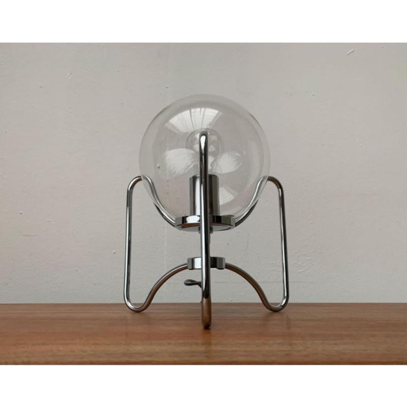 Mid-Century Space Age Tripod Globe Table Lamp, 1960s For Sale 4