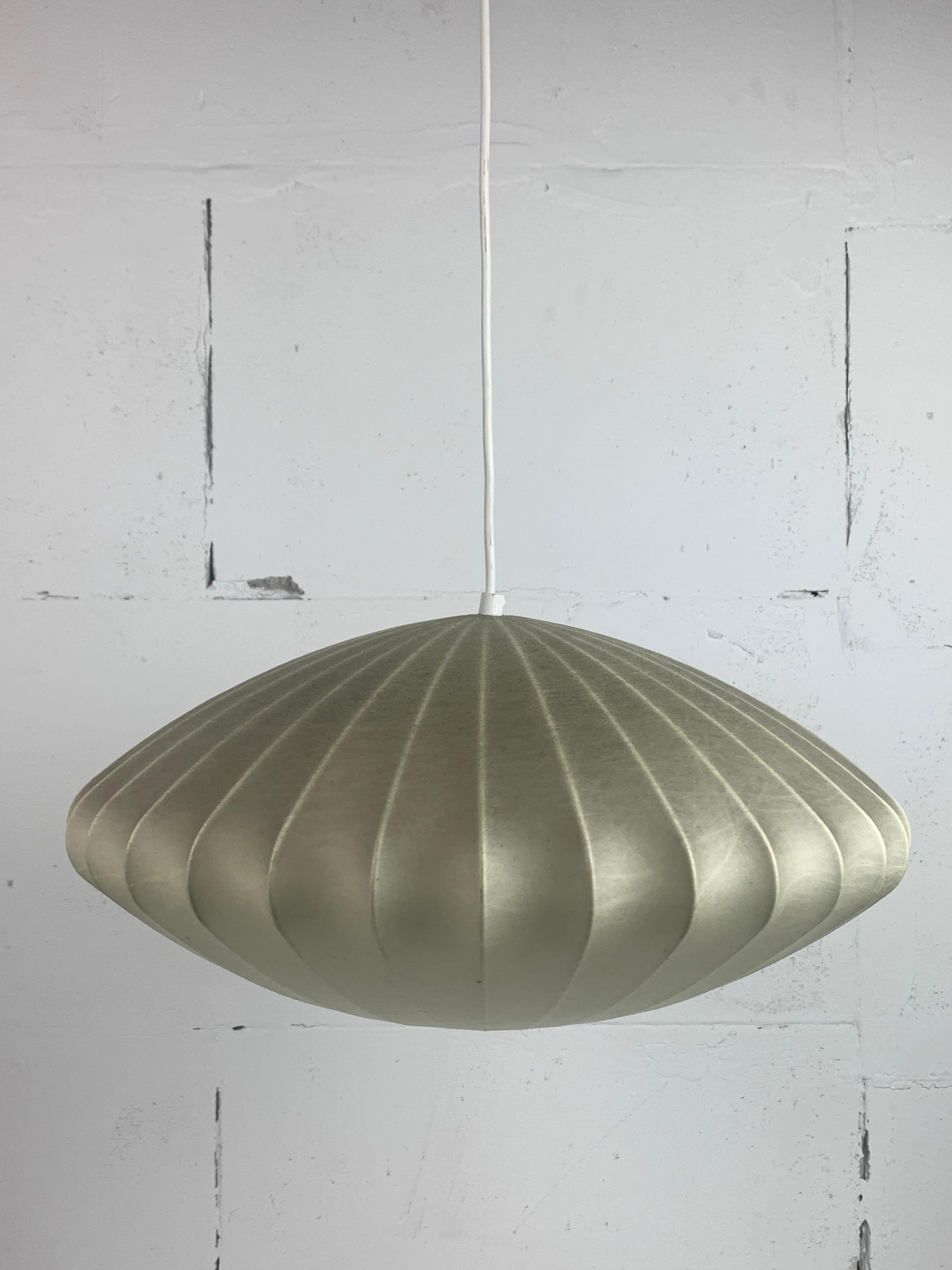 Allemand Lampe suspendue soucoupe de cocon ufo de l'ère spatiale du milieu du siècle dernier, années 1960