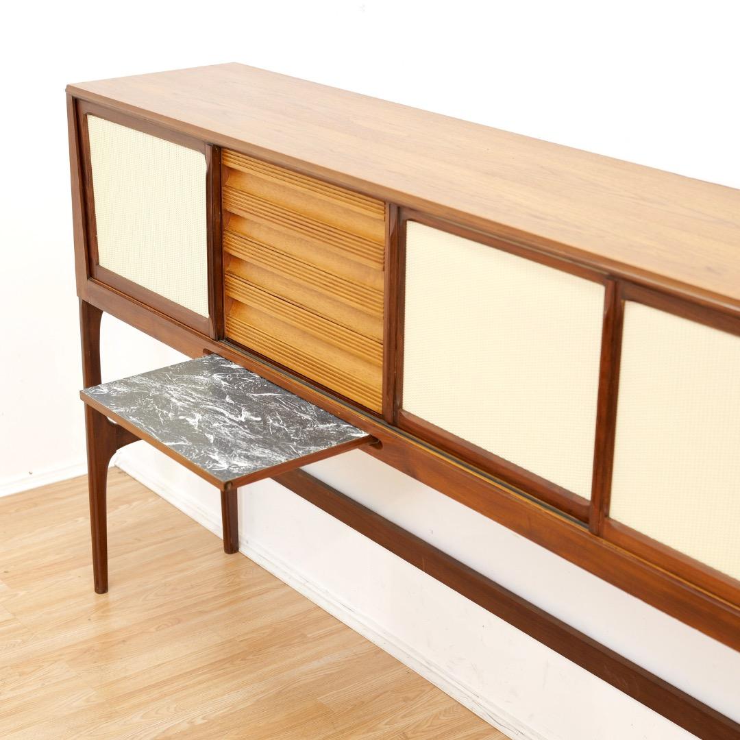 Mid Century Space Saving Dining Set and Credenza by Elliots of Newbury en vente 6