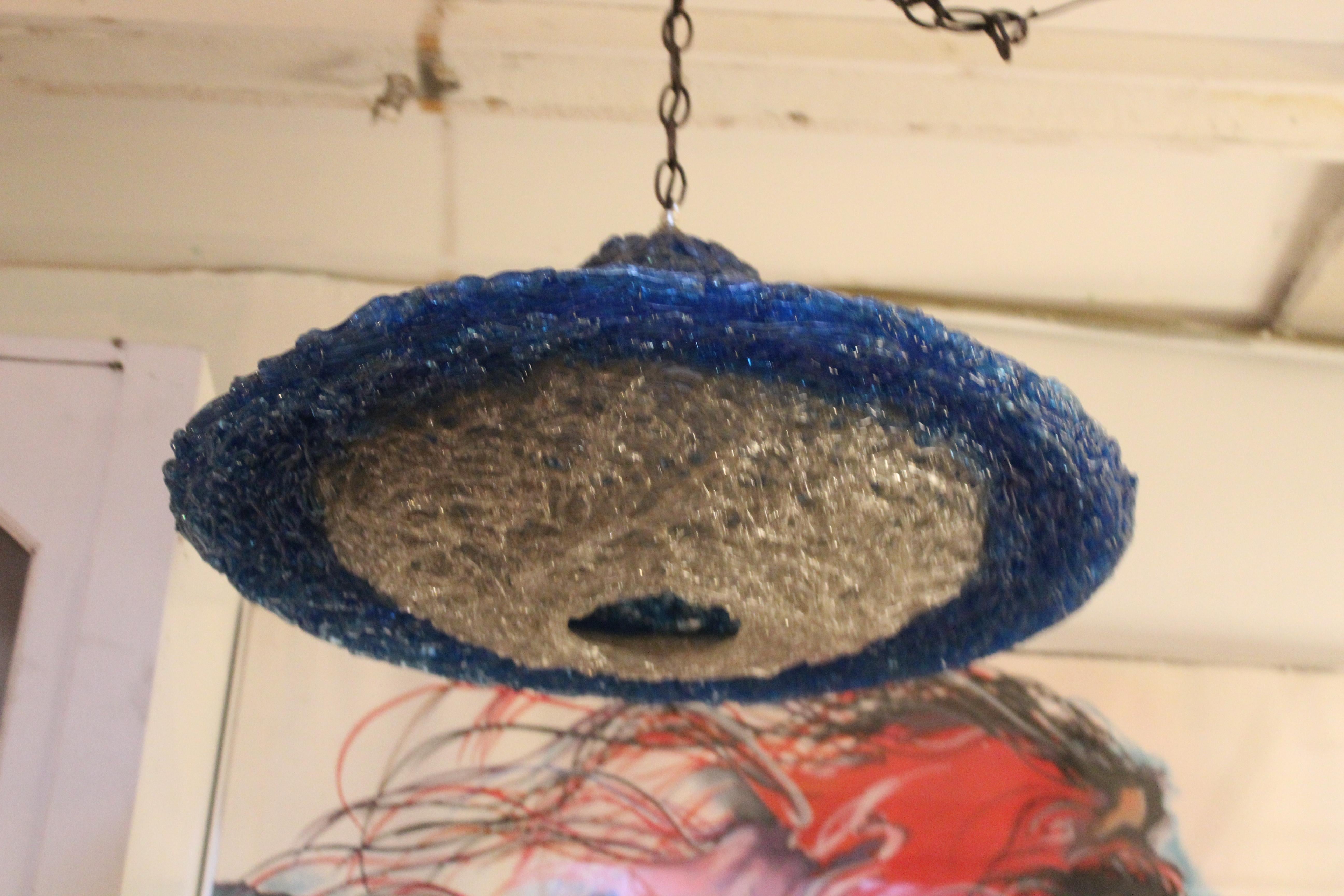 Mid-Century Spaghetti Saucer Pendant For Sale 1