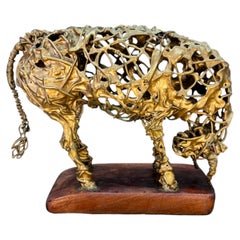 Scultura di un toro in stile brutalista spagnolo della metà del secolo, attribuita a Manuel Revelles