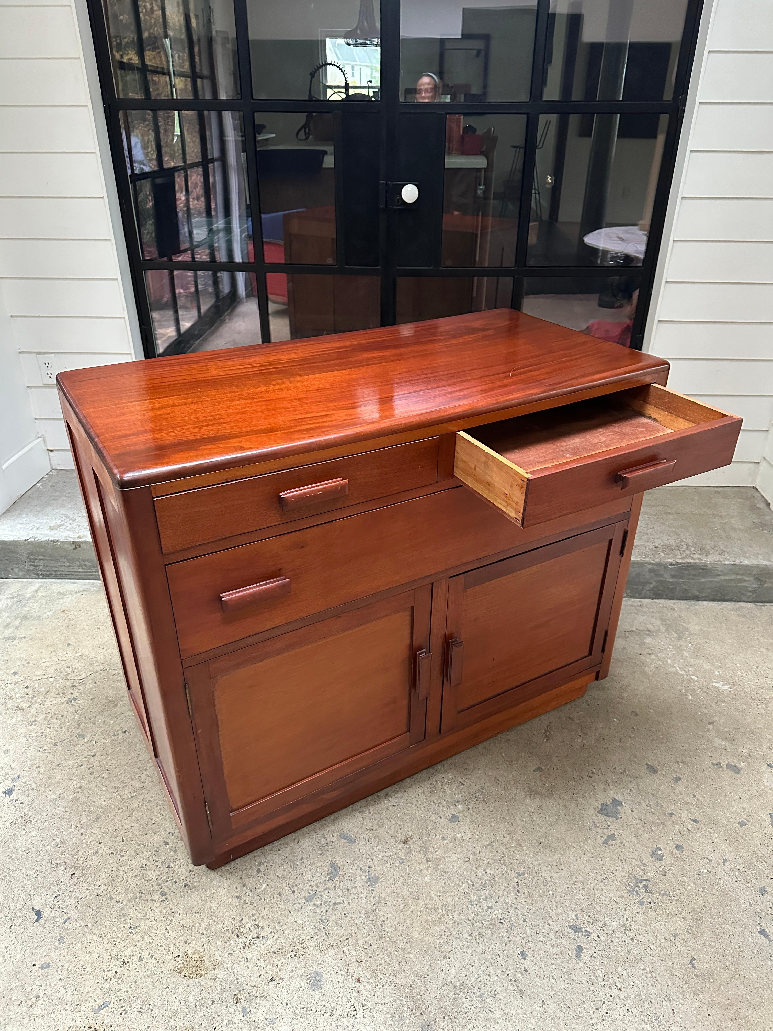 Tavola da buffet spagnola del metà secolo scorso, circa anni '70 In condizioni buone in vendita a Asheville, NC