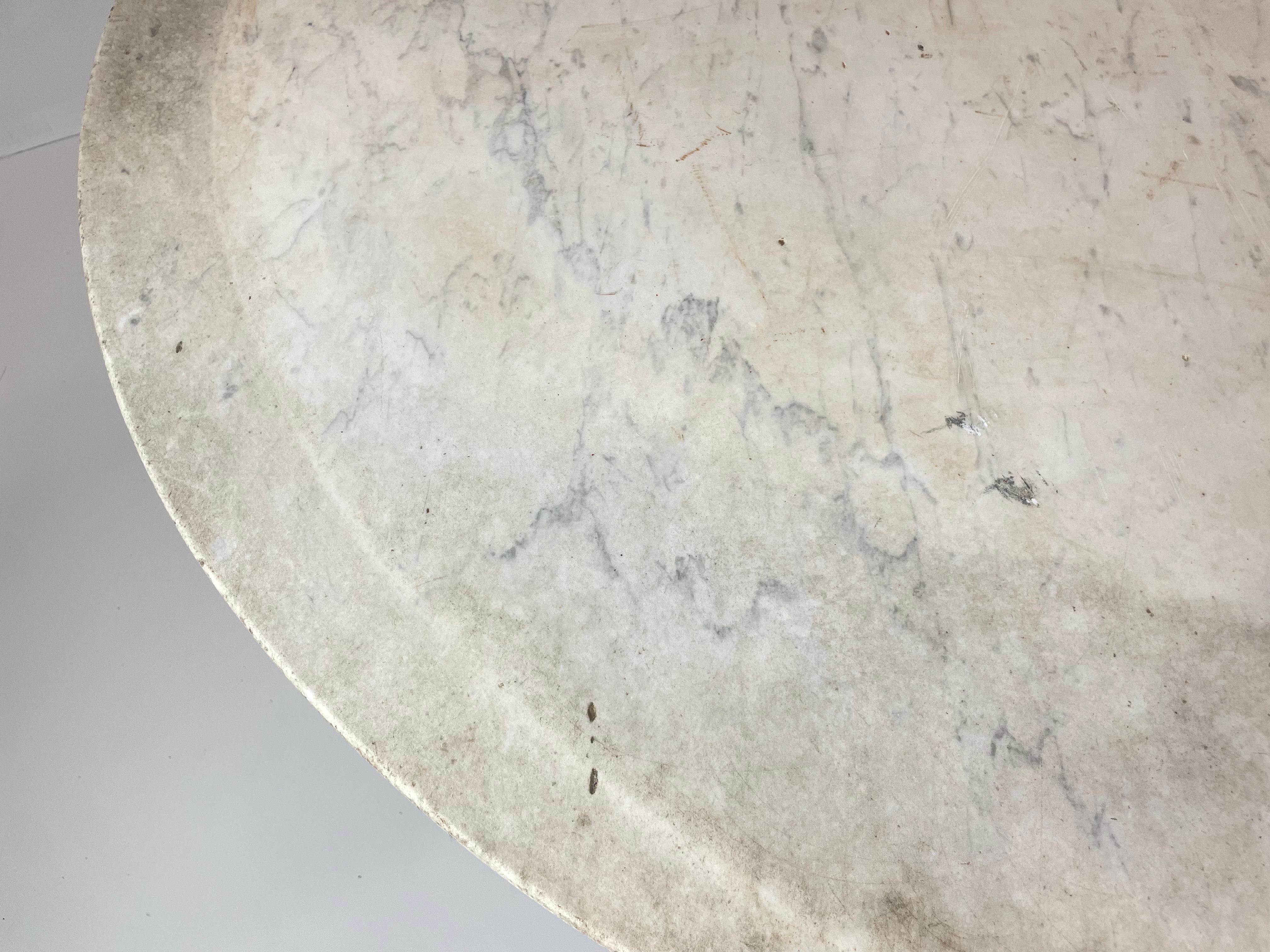 20ième siècle Table de véranda espagnole du milieu du siècle en marbre de Carrare en vente