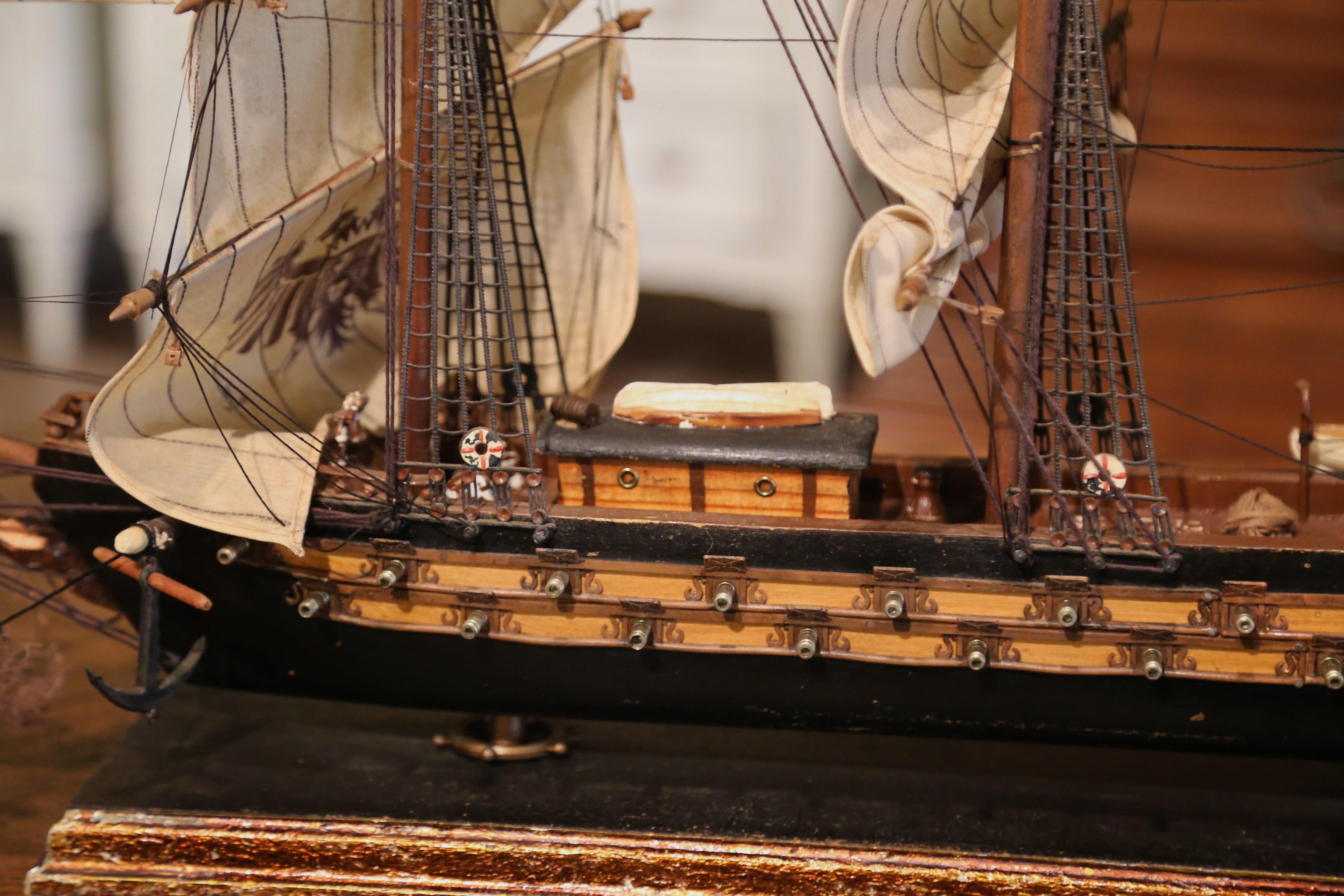 Modèle de bateau espagnol du milieu du siècle dernier sculpté de style Armada, la « Fragata Espanola », 1780 en vente 3
