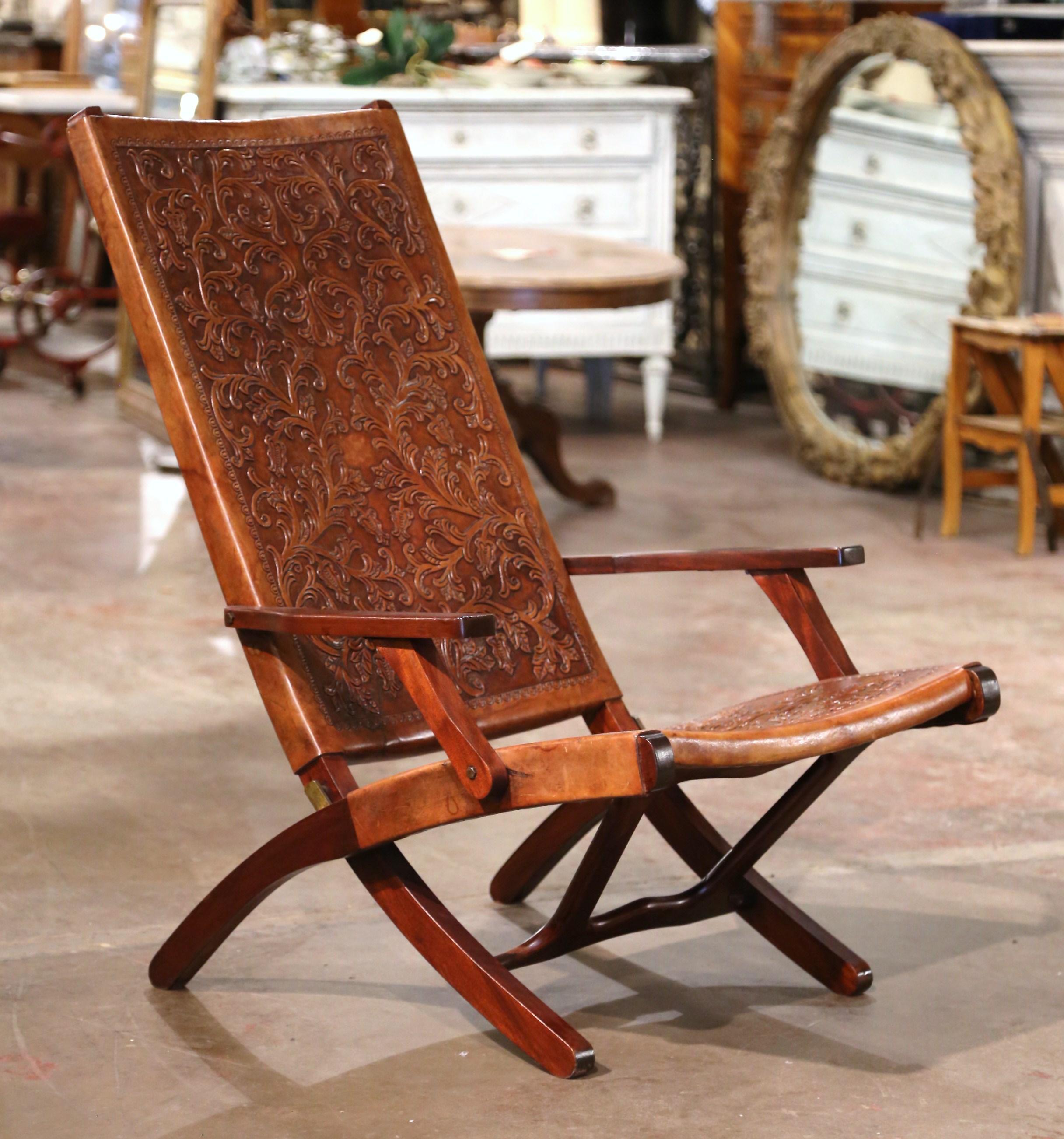 Mid-Century Spanish Carved Walnut Folding Chair with Original Embossed Leather For Sale 3