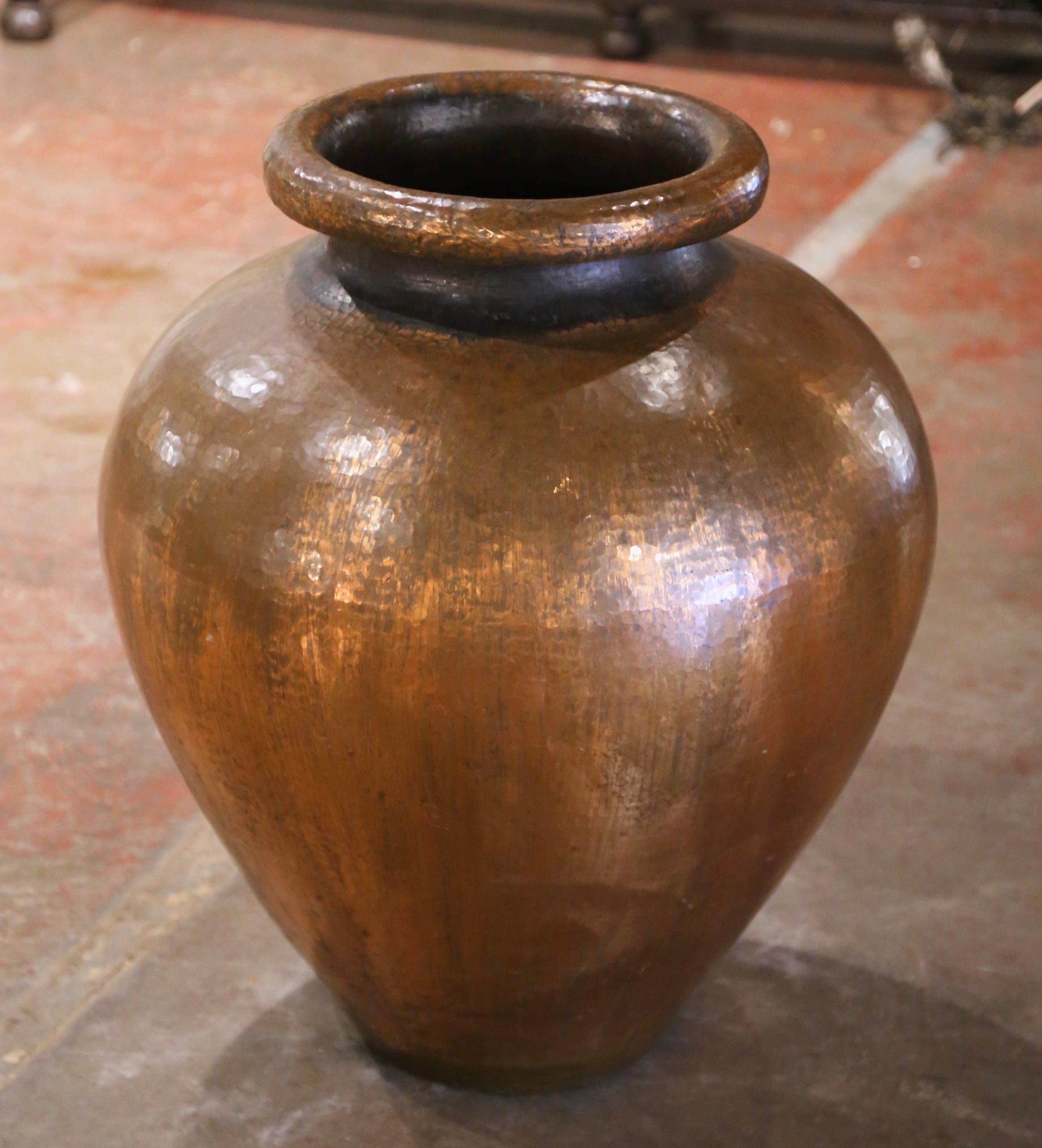 Hand-Crafted Mid-Century Spanish Hammered Patinated Copper Urn-Shape Planter For Sale