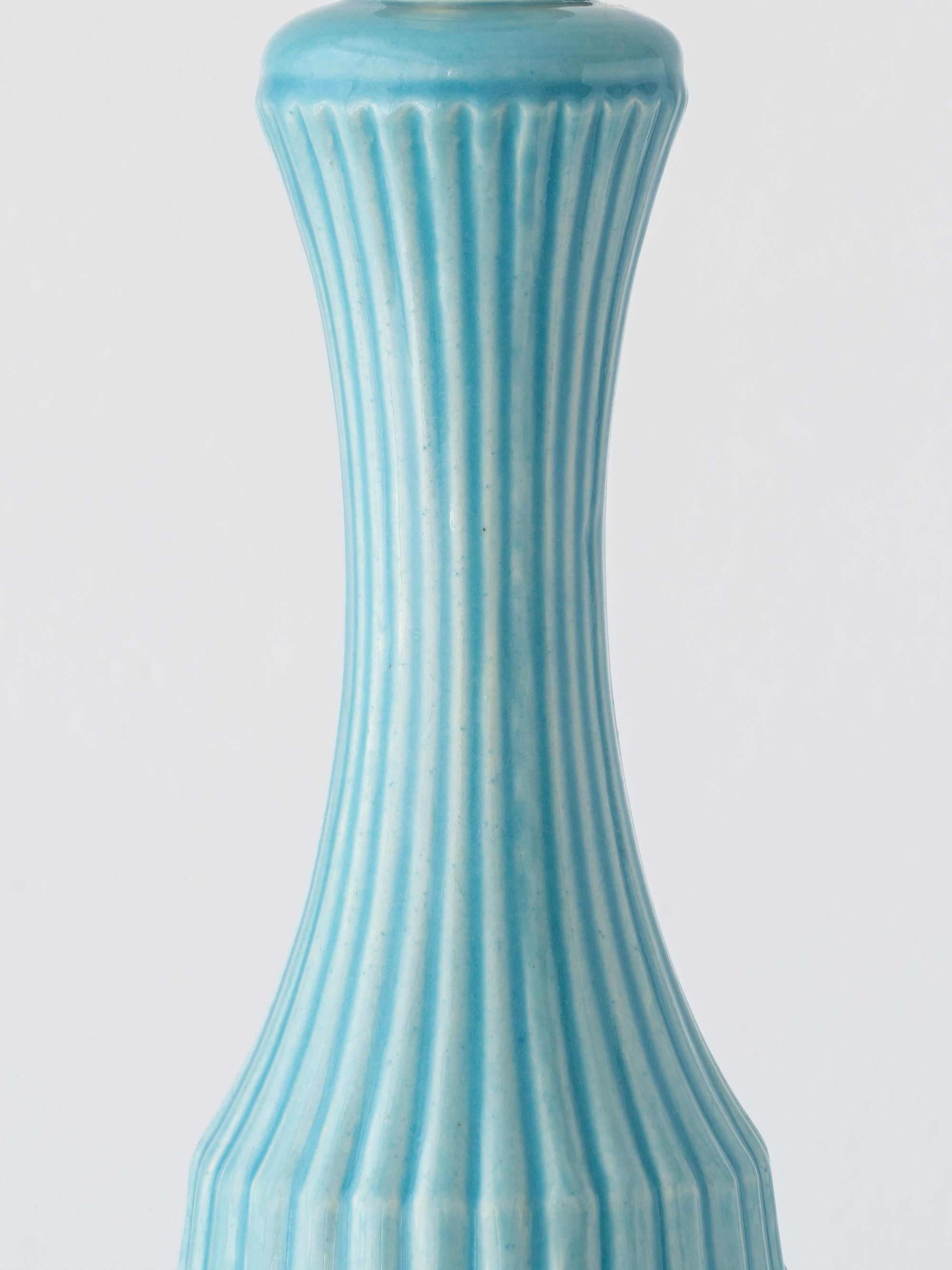 Lampe de table espagnole Manises du milieu du siècle en céramique turquoise, abat-jour New Liberty en vente 8