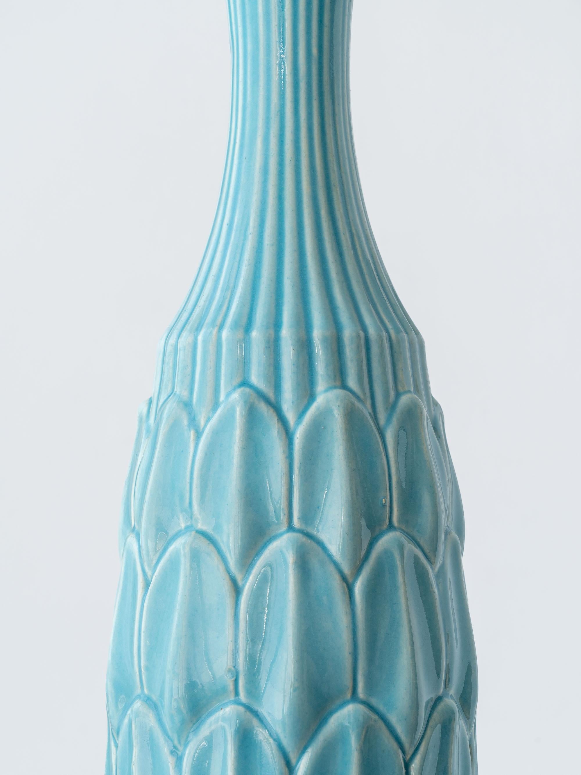 Lampe de table espagnole Manises du milieu du siècle en céramique turquoise, abat-jour New Liberty Bon état - En vente à AMSTERDAM, NL