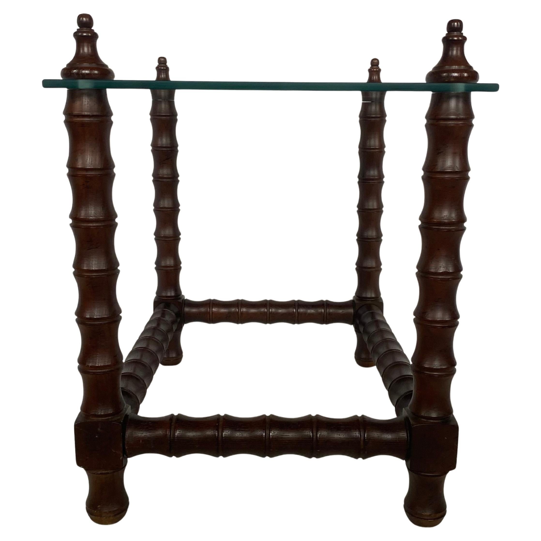 Paire de tables d'appoint en bois tourné et verre de style Jacobean Bon état - En vente à Lambertville, NJ