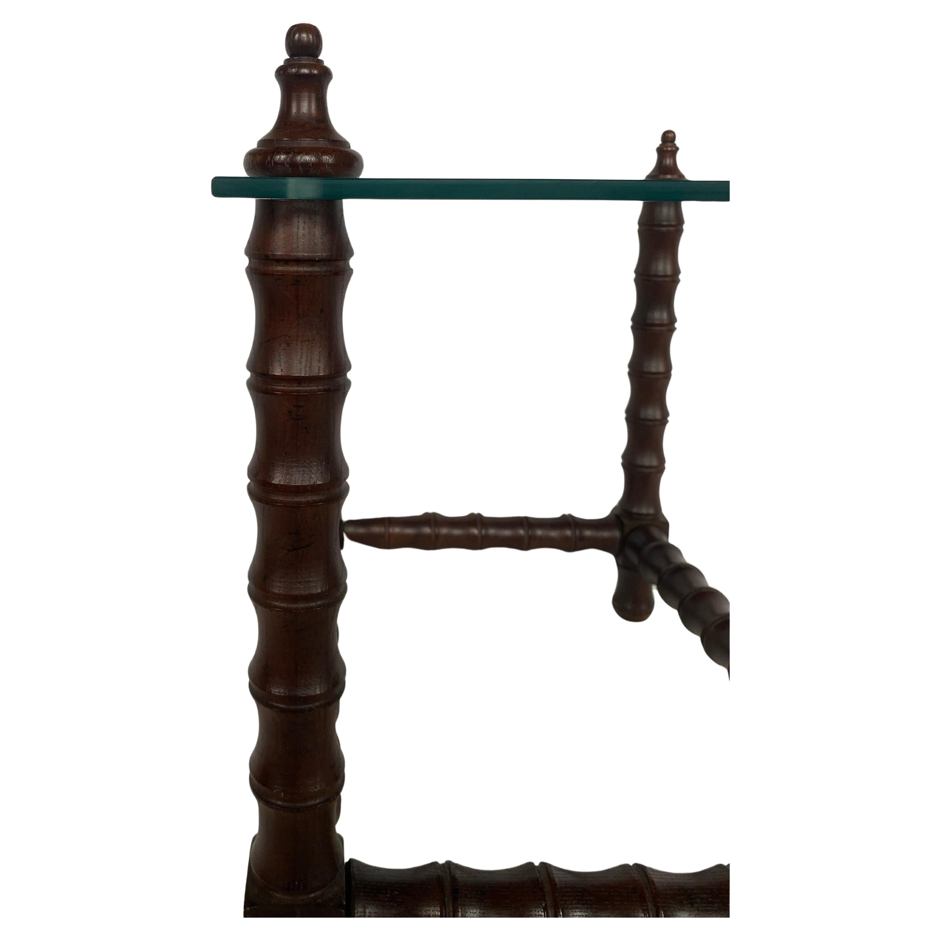 Paire de tables d'appoint en bois tourné et verre de style Jacobean en vente 2