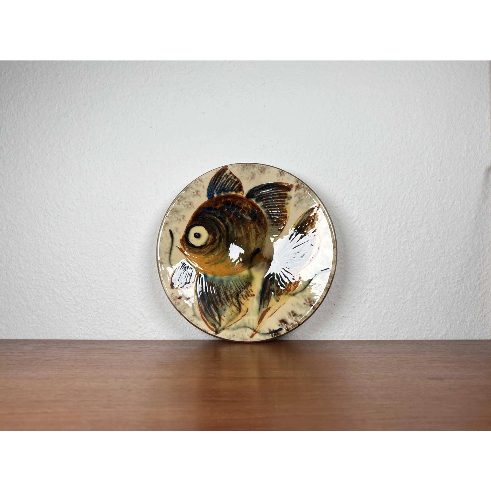 Spanische Studio Pottery Wandteller mit Fish Design, 1960er Jahre, Mitte des Jahrhunderts im Angebot 5