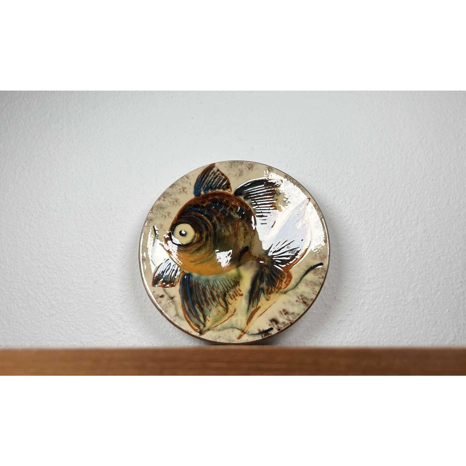 Spanische Studio Pottery Wandteller mit Fish Design, 1960er Jahre, Mitte des Jahrhunderts im Angebot 6
