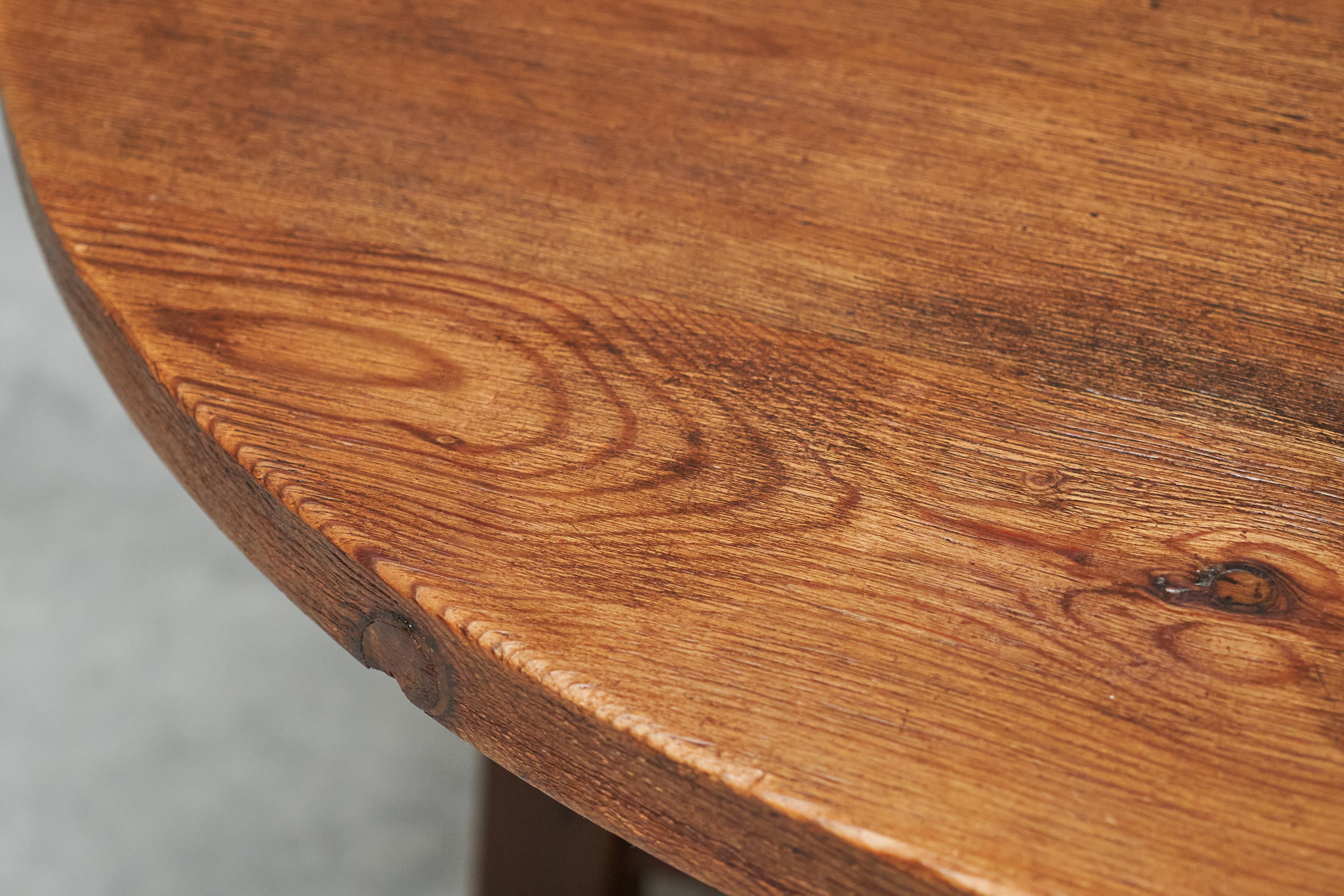Mid Century Spanish Style Dining or Center Table in Solid Wood and Wrought Iron For Sale 6