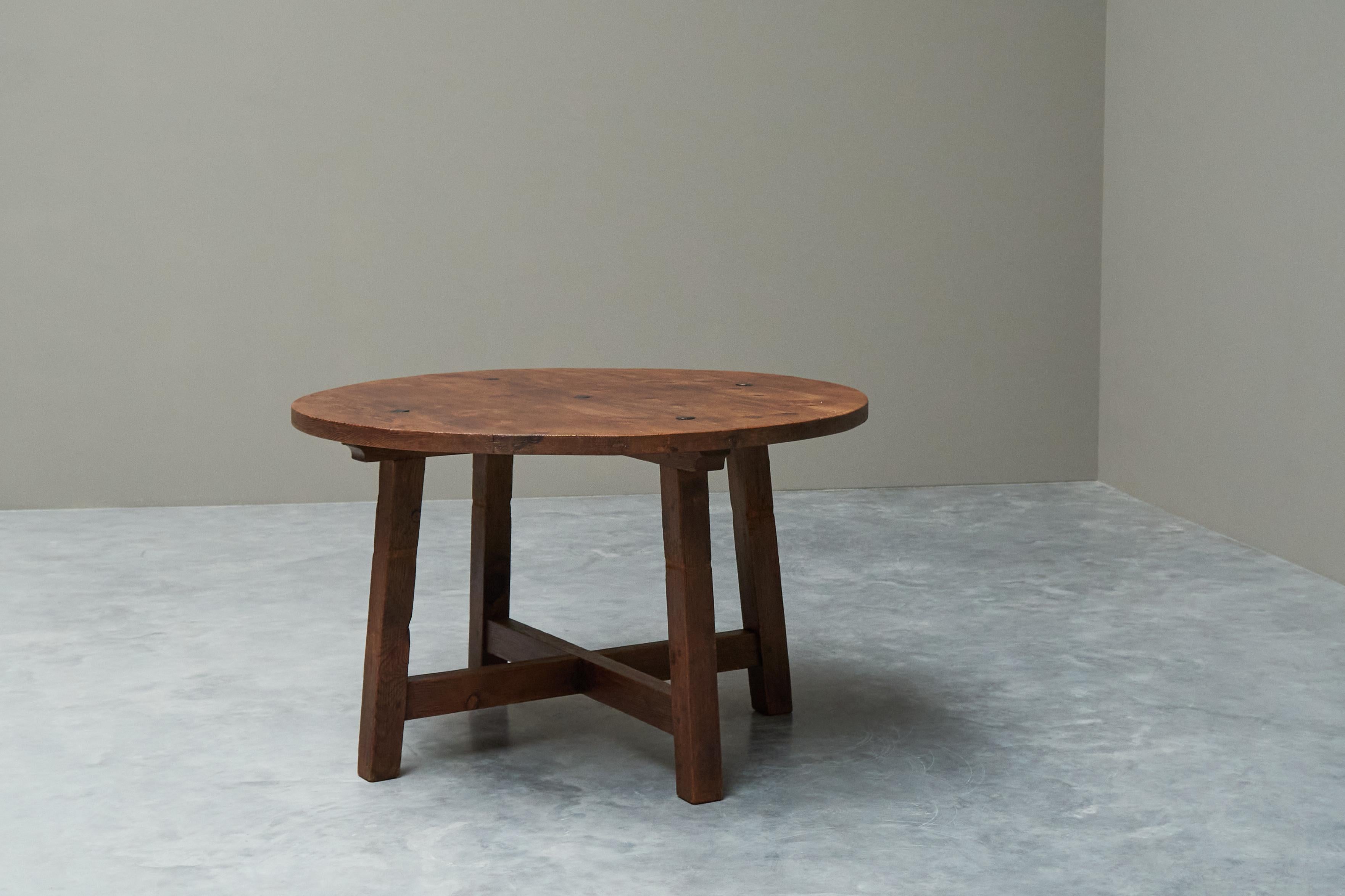 Mid Century Spanish Style Dining or Center Table in Solid Wood and Wrought Iron In Good Condition For Sale In Meer, VAN