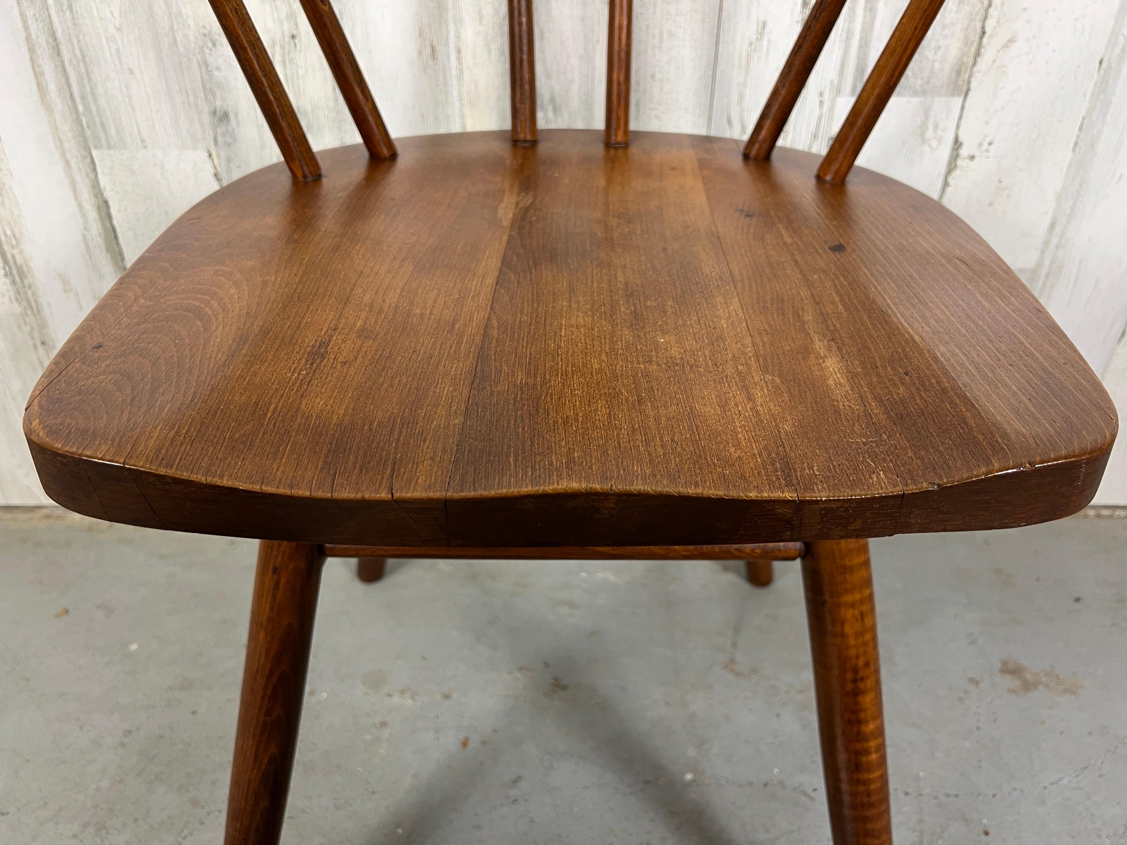 Mid-Century Spindle Chair For Sale 3