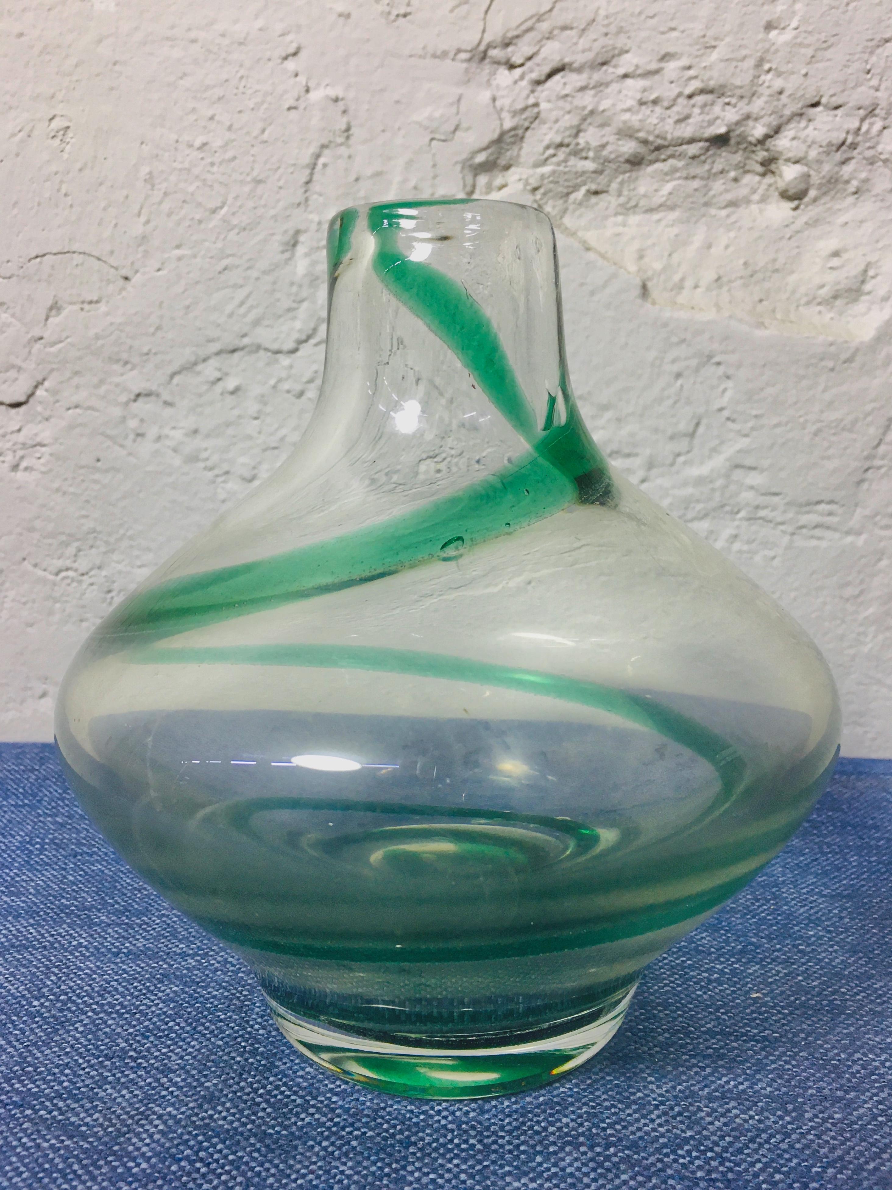 Mid-Century Clear Glass Table Vase with Painted Spiral Pattern 1970s In Excellent Condition For Sale In Budapest, HU