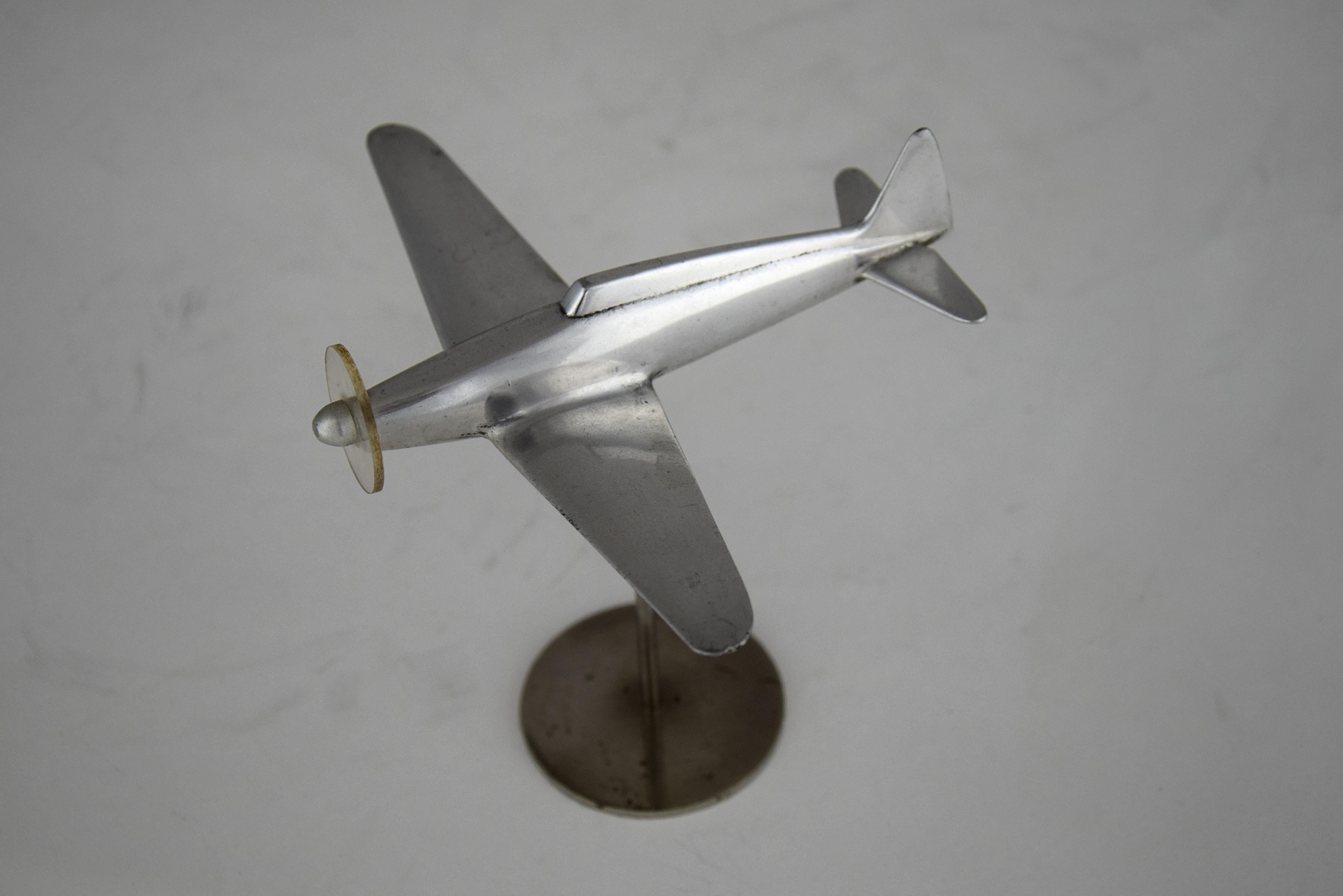 Midcentury Spitfire Fighter Aircraft Model In Good Condition For Sale In Weesp, NL