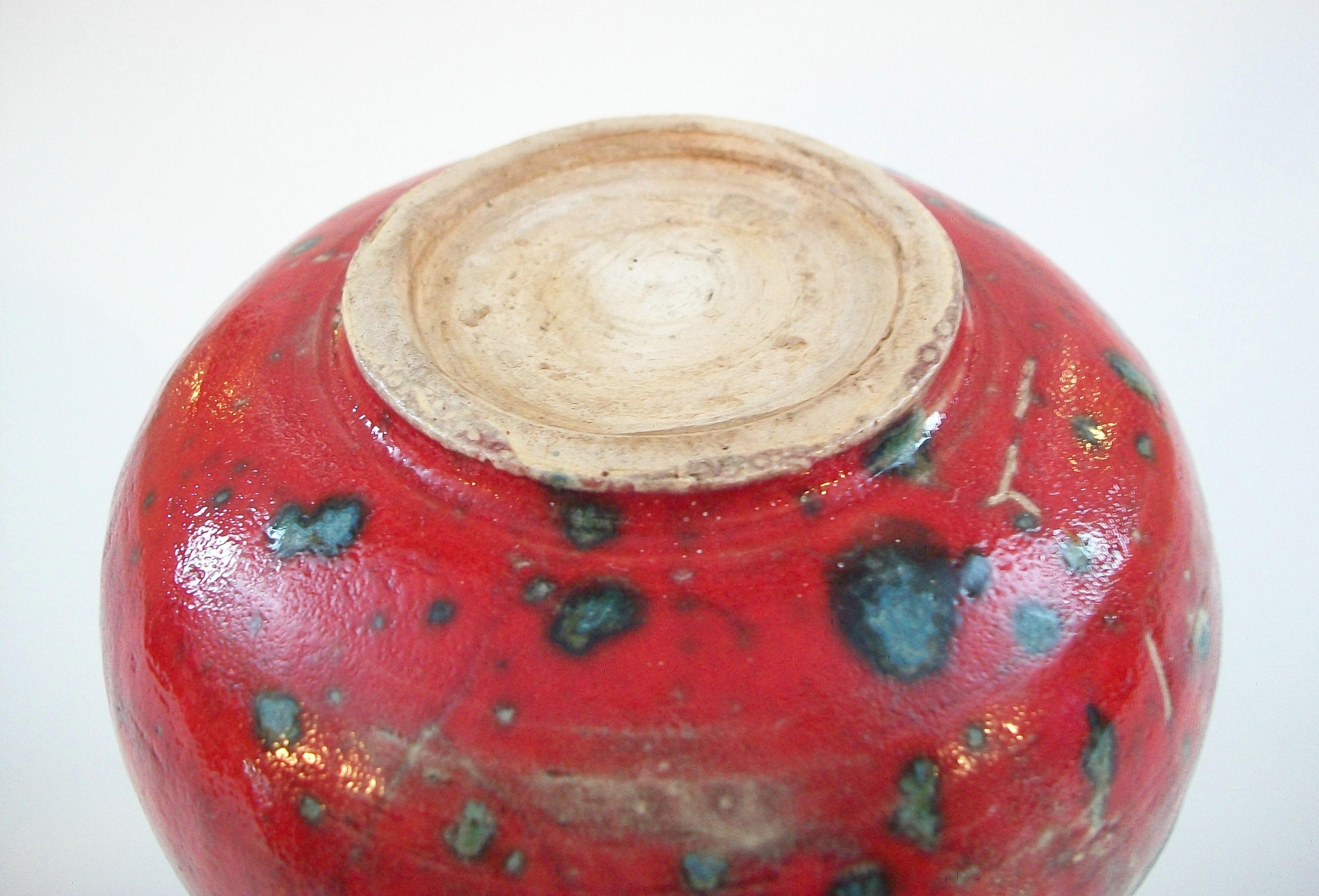 Mid Century Splash Glazed Studio Pottery Vase - Signed - Canada - Circa 1960's For Sale 3