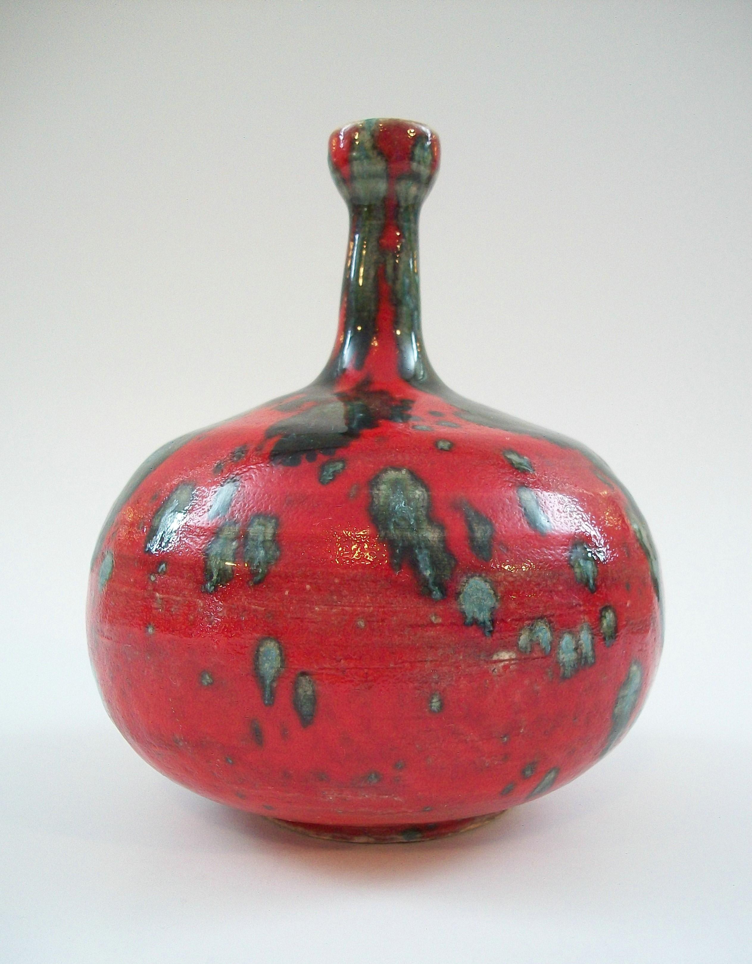 20th Century Mid Century Splash Glazed Studio Pottery Vase - Signed - Canada - Circa 1960's For Sale
