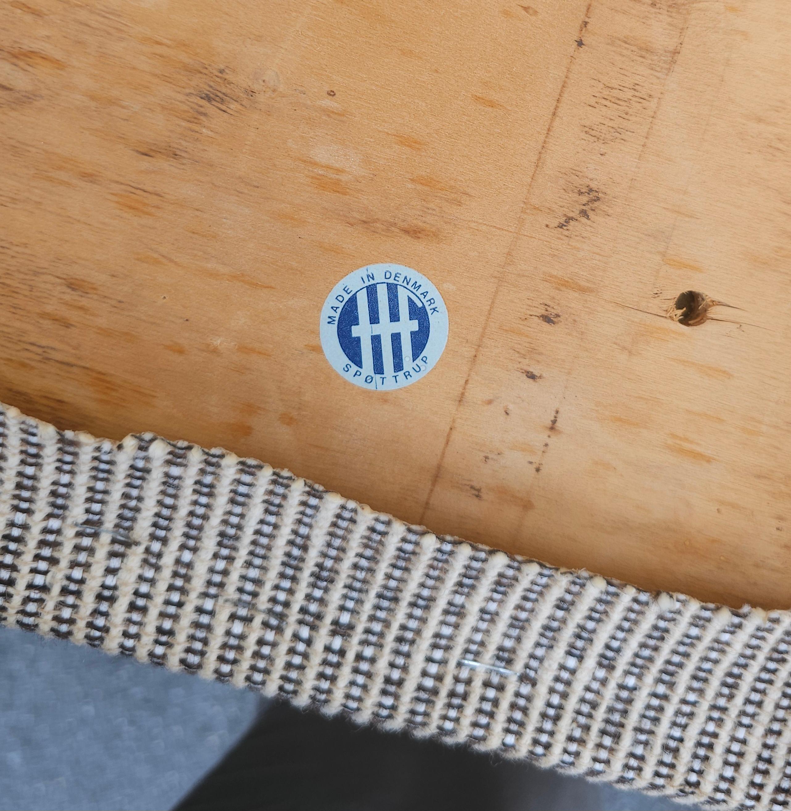 Sgabello danese moderno di metà secolo Spottrup in teak e imbottito in vendita 2