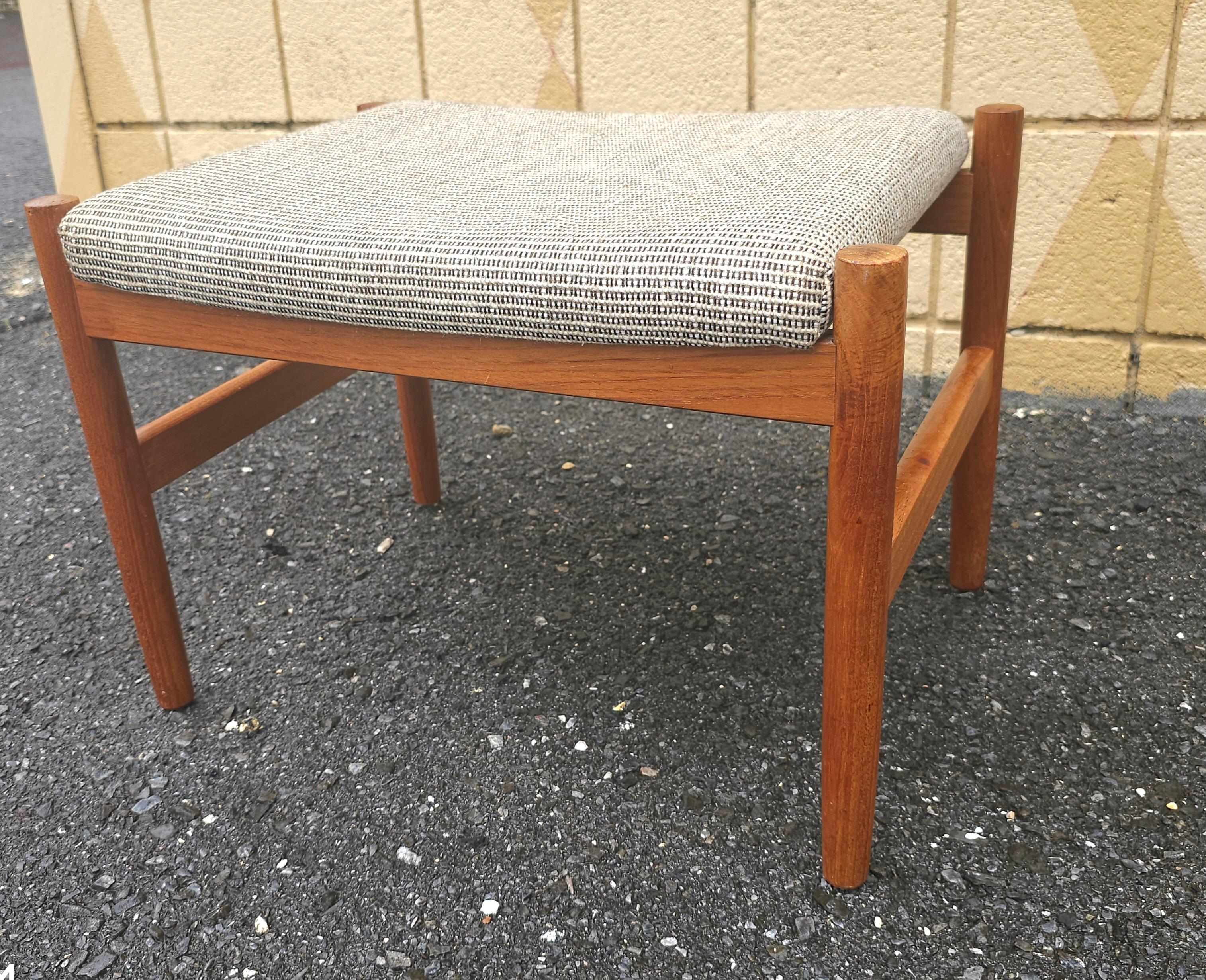 Scandinavo moderno Sgabello danese moderno di metà secolo Spottrup in teak e imbottito in vendita