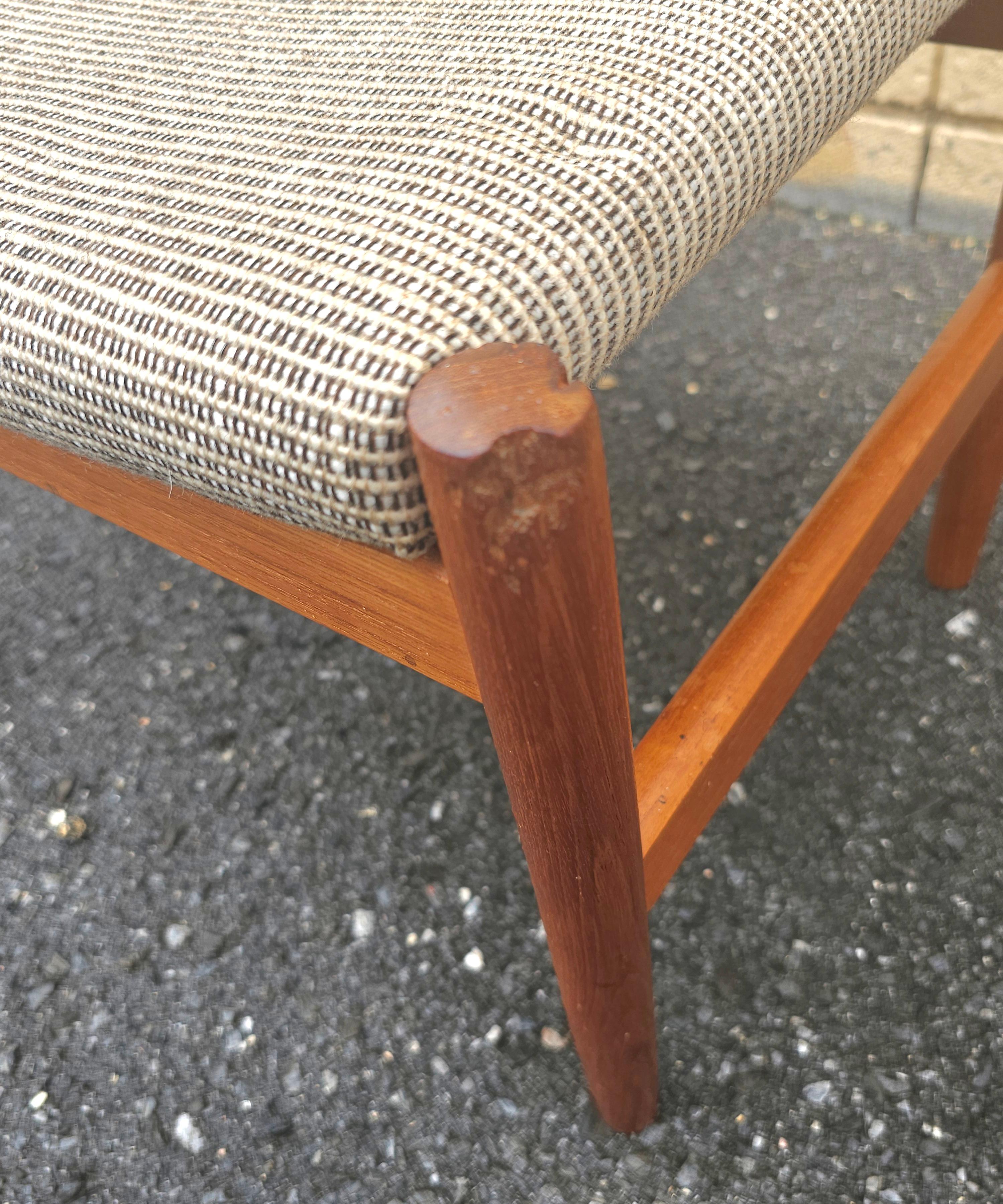 Sgabello danese moderno di metà secolo Spottrup in teak e imbottito In condizioni buone in vendita a Germantown, MD