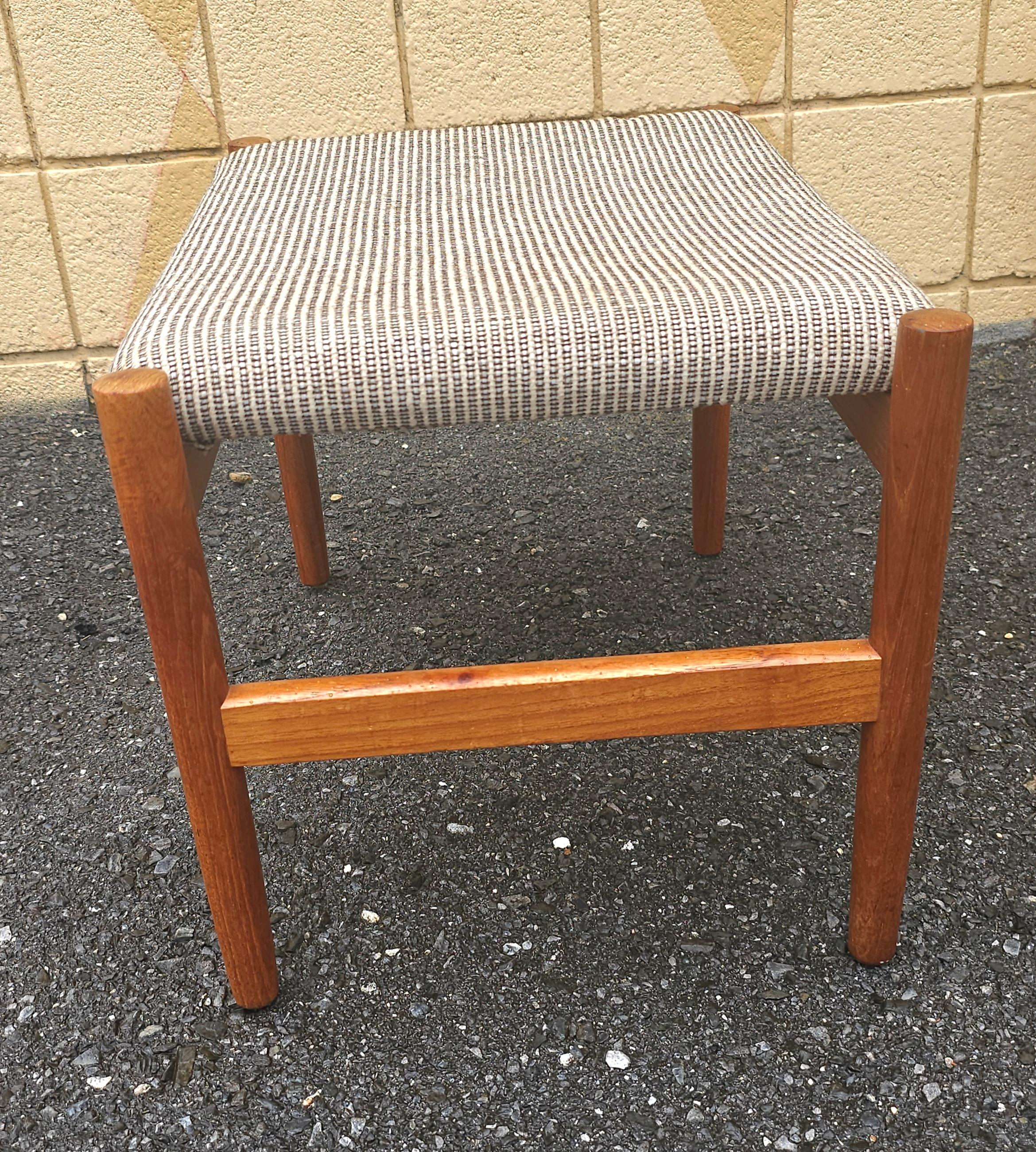 XX secolo Sgabello danese moderno di metà secolo Spottrup in teak e imbottito in vendita