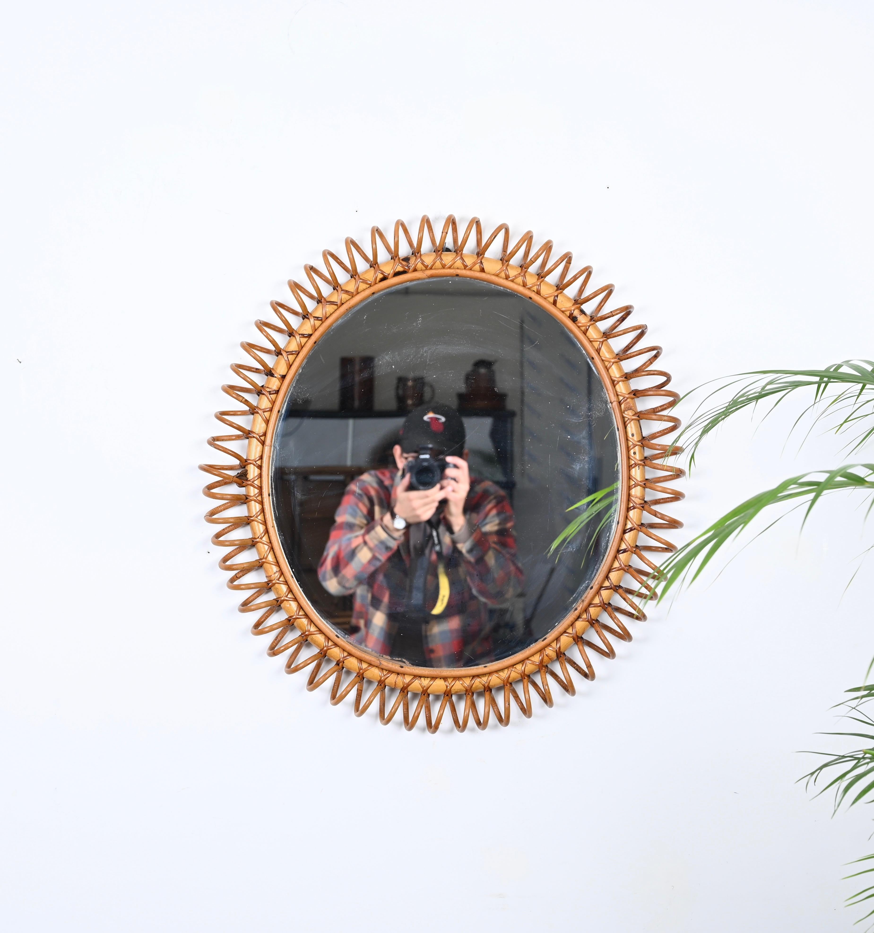 Mid-Century Spring Round Shape Mirror in Rattan, Wicker and Bamboo, Italy 1960s In Good Condition For Sale In Roma, IT