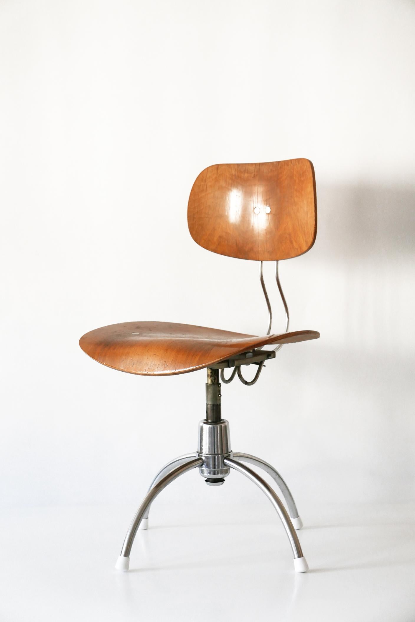 Midcentury Spring Swivel Office Chair SE 40 by Egon Eiermann for Wilde + Spieth 3