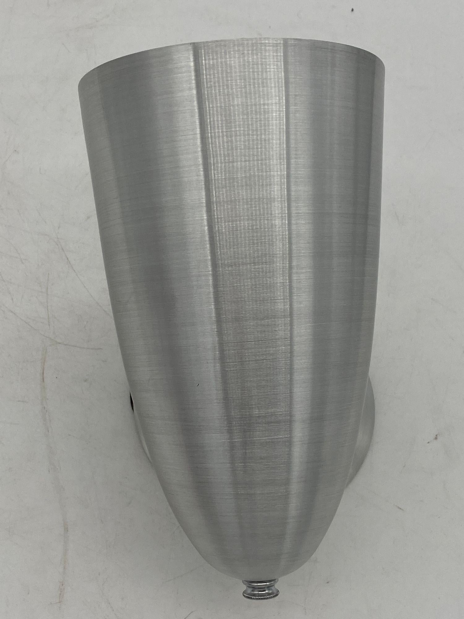 Alluminio Torchiere da parete in alluminio filato del Medio Secolo, vecchio stock inutilizzato in vendita