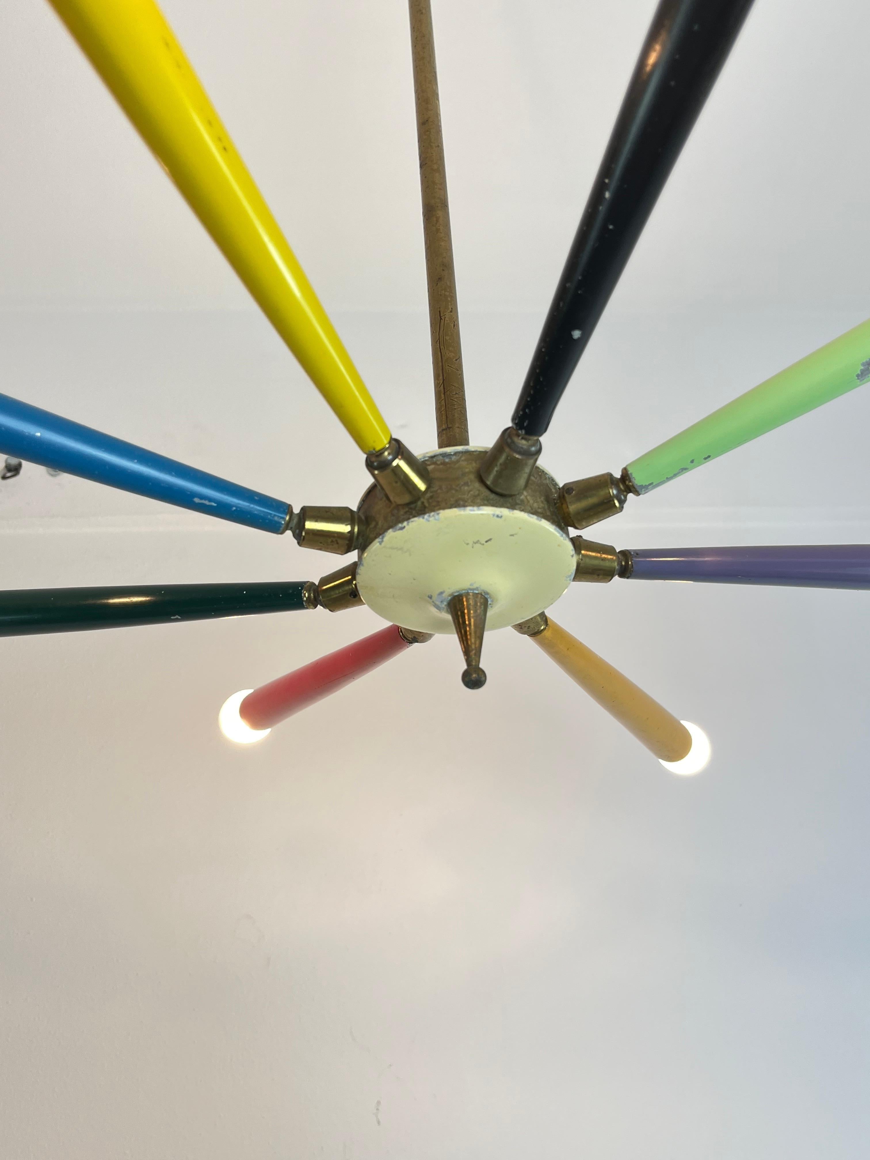 Lampadario Sputnik di metà secolo a 8 bracci in ottone, smalti colorati, Arredoluce 1950s in vendita 5