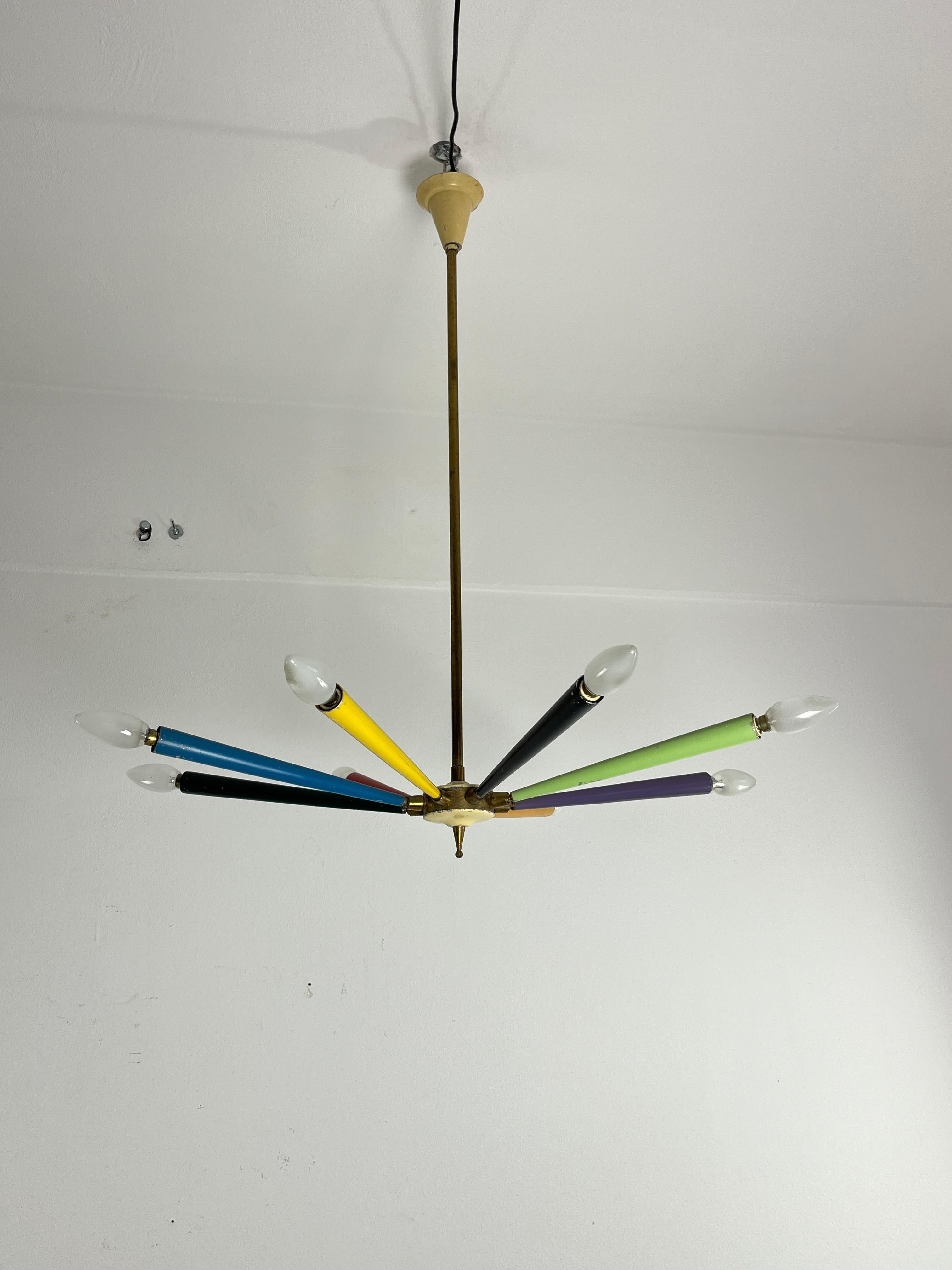 Lampadario Sputnik di metà secolo a 8 bracci in ottone, smalti colorati, Arredoluce 1950s in vendita 7