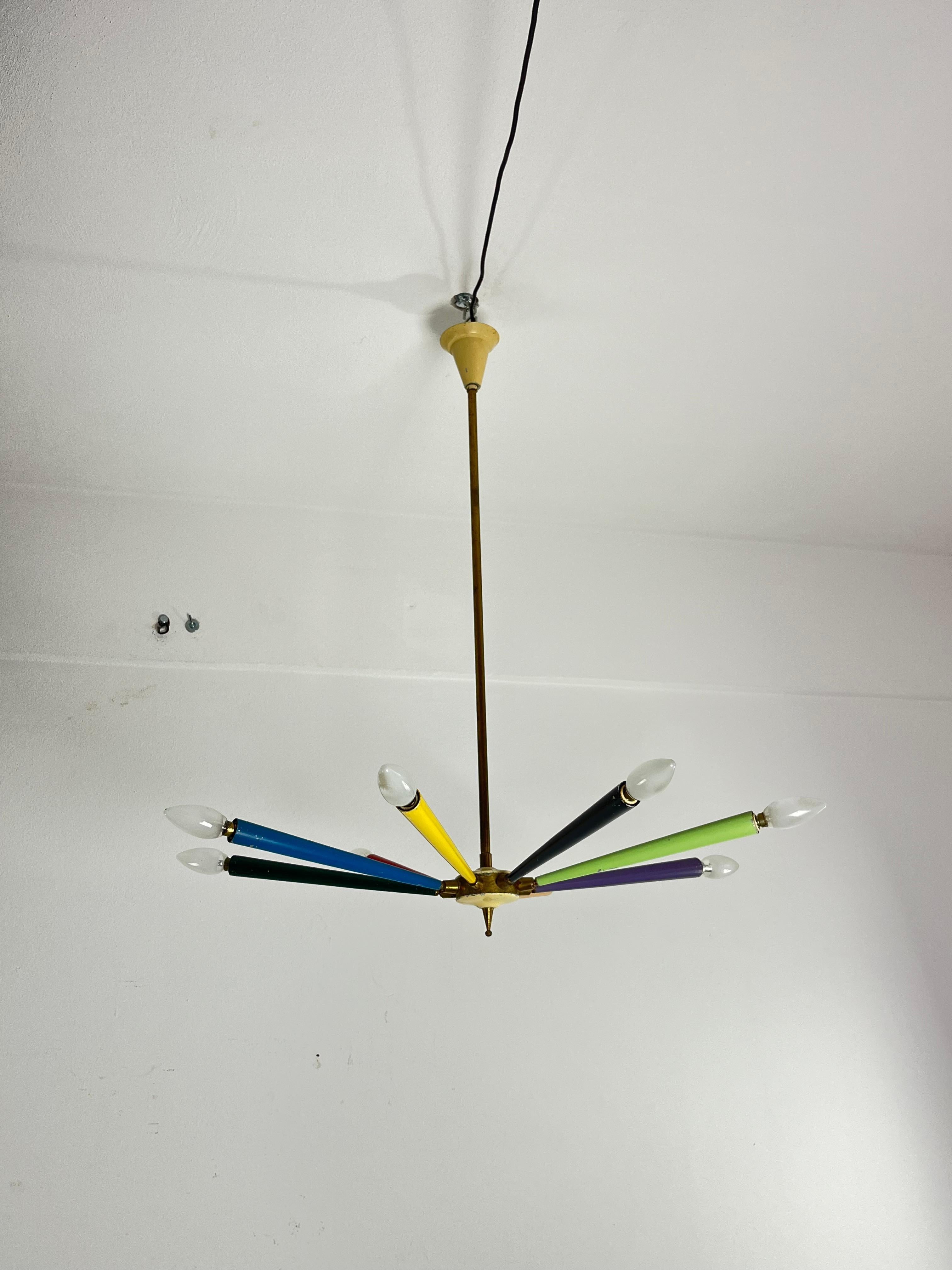 Lampadario Sputnik di metà secolo a 8 bracci in ottone, smalti colorati, Arredoluce 1950s in vendita 2