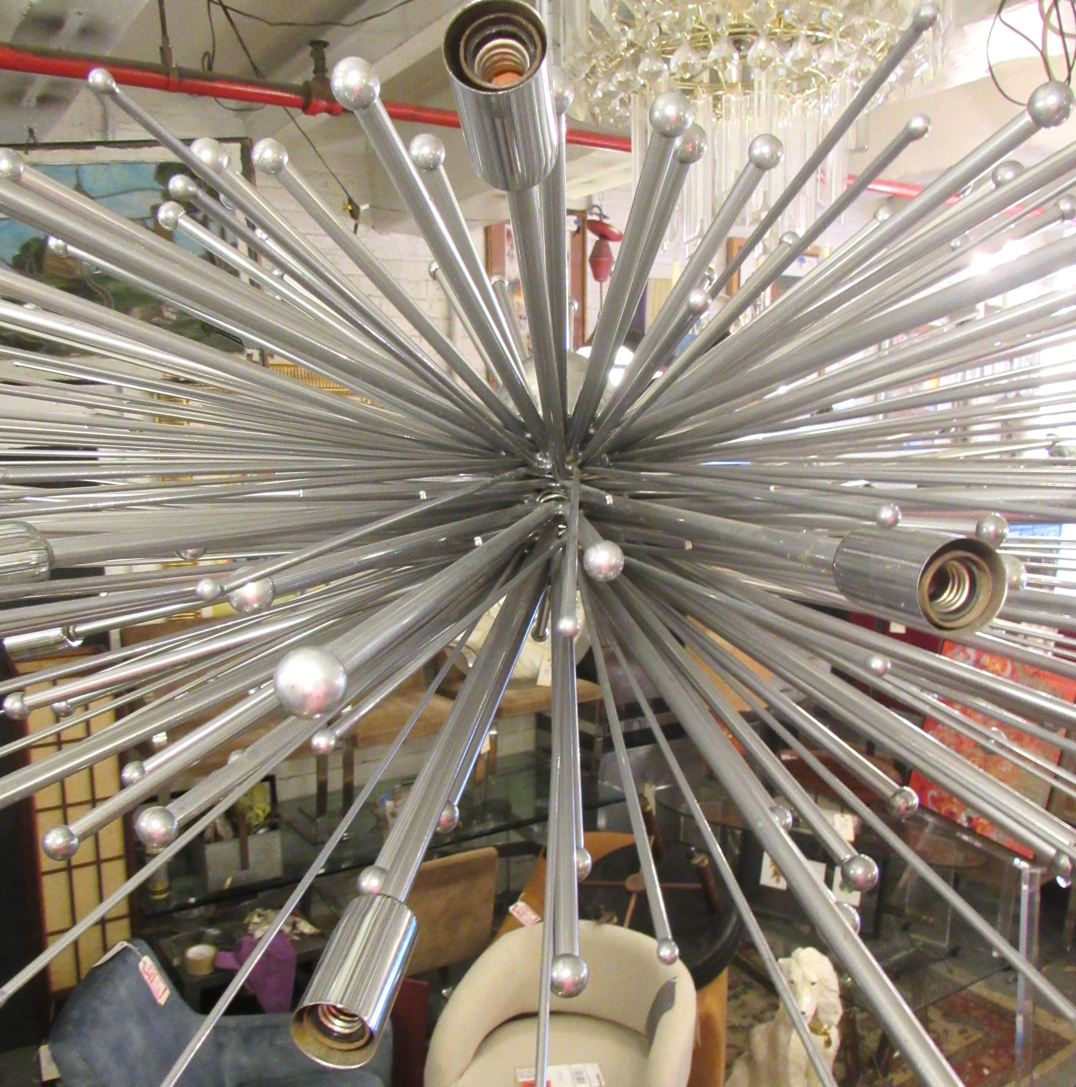 Araña Sputnik de mediados de siglo en Bueno estado para la venta en Brooklyn, NY