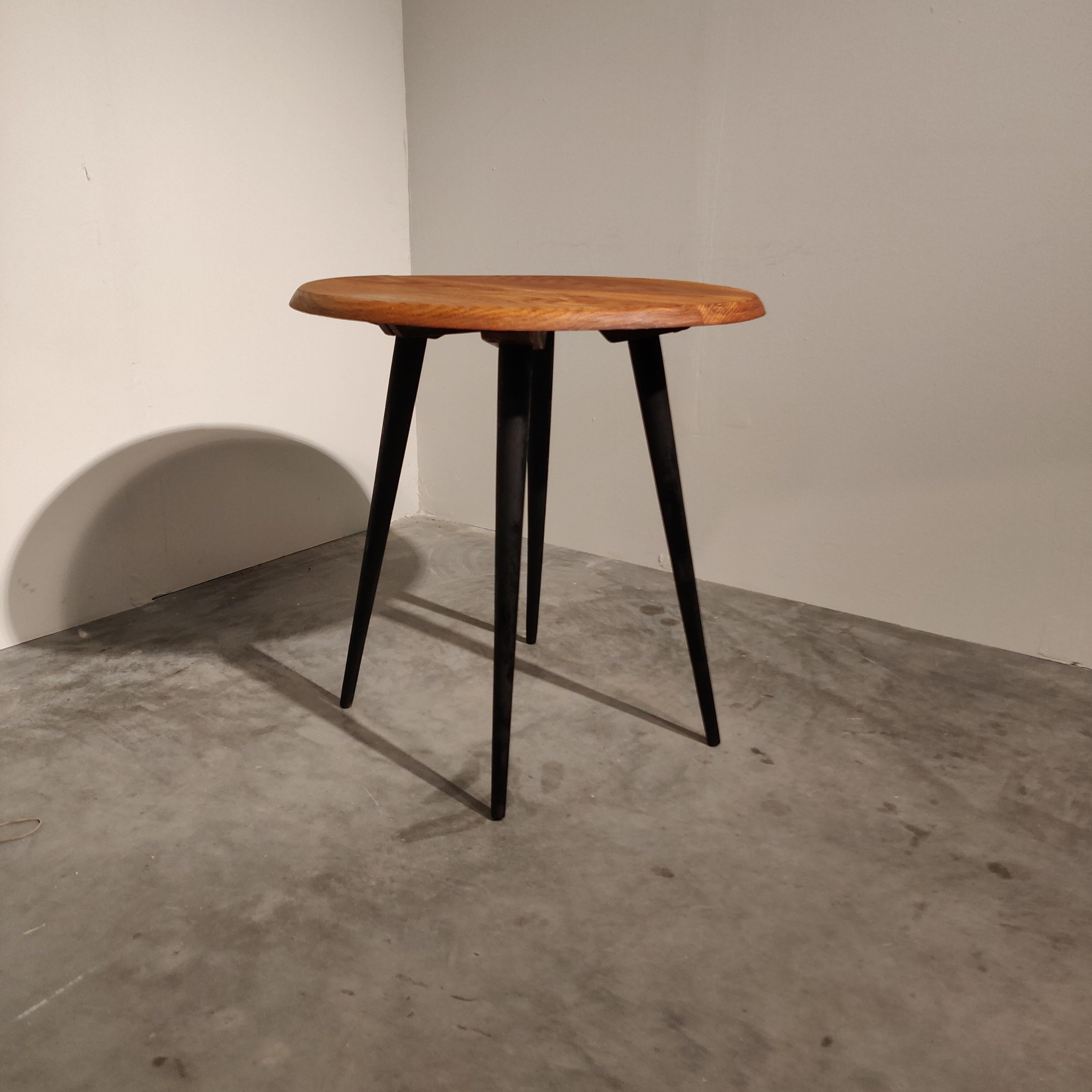 Mid Century Sputnik Side Table, 1960's In Good Condition For Sale In MIJDRECHT, NL