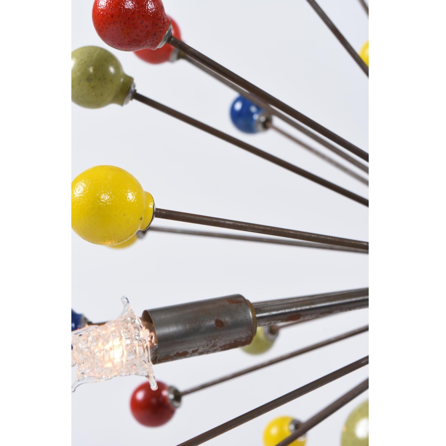 Sputnik Starburst-Kronleuchter-Hängelampe mit mehrfarbigen Kugeln aus der Mitte des Jahrhunderts (amerikanisch)