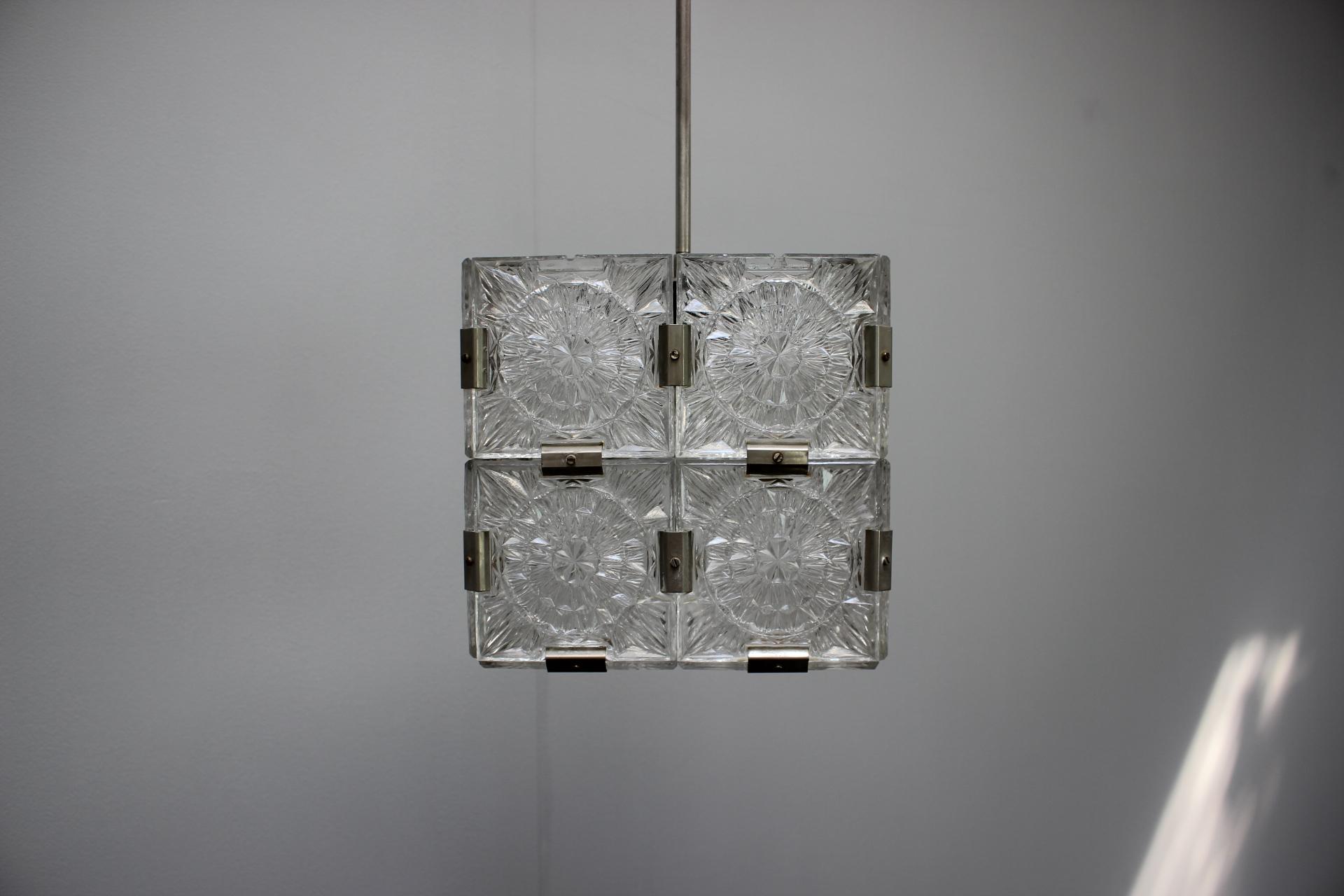 Colgante cuadrado de cristal transparente de mediados de siglo de Kamenicky Šenov, años 60, Checoslovaquia en venta 1